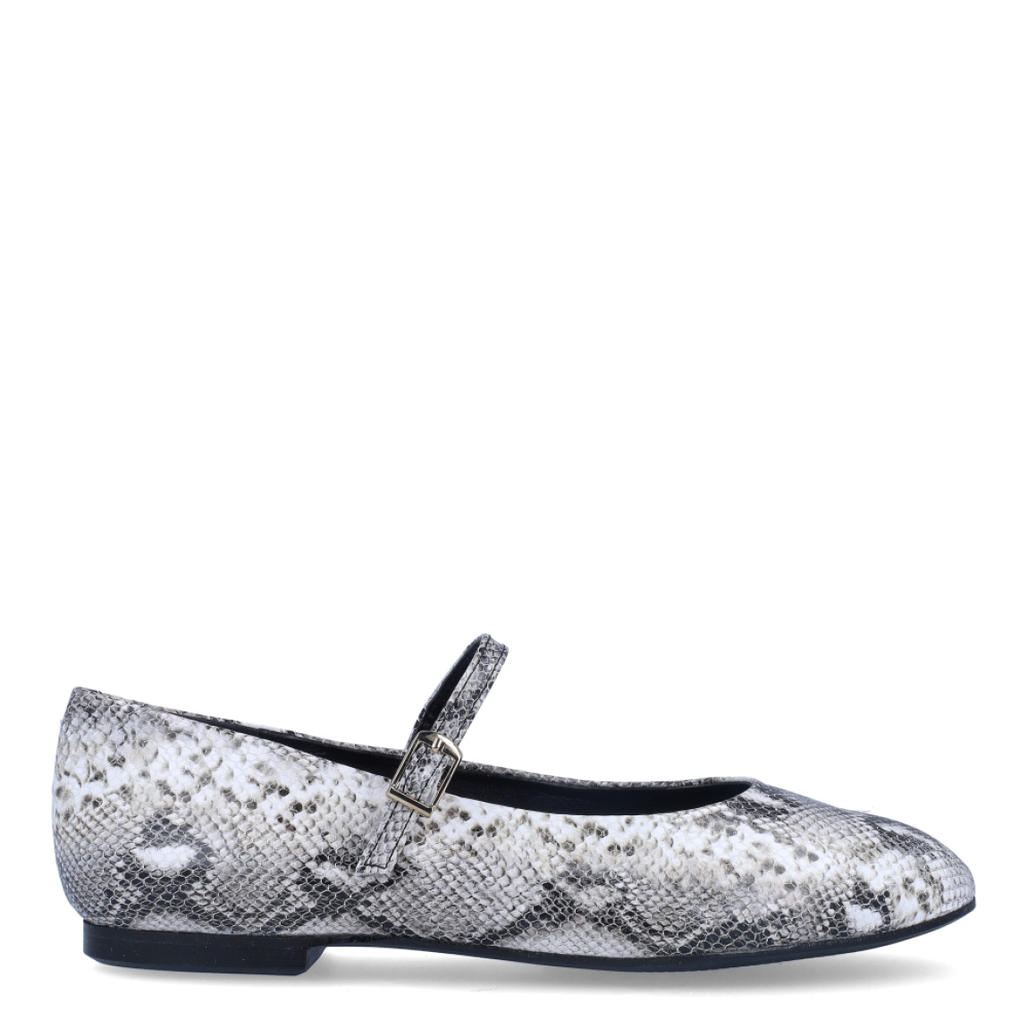Merceditas de la marca Itse, modelo NEREA. Exterior en animal print serpiente y punta redonda. Interior en piel color negro. Cierre de las merceditas Itse con hebilla en la pala y suela plana de goma. Estas merceditas Itse NEREA son unas clásicas, ideales para lucirlas con perfecta comodidad!