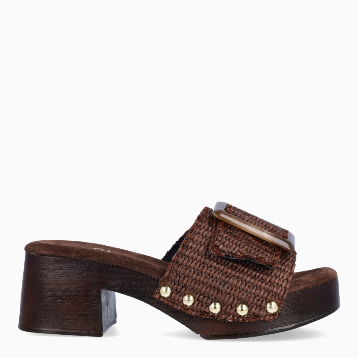 Sandalias de la marca Itse, modelo RIVAS. Elaboradas en rafia color marrón con detalle de hebilla grande en pala. Interior en piel de ante color marrón. Sandalias Itse con suela con tacón de 6cm de altura. Estas sandalias Itse RIVAS son ideales para ti!