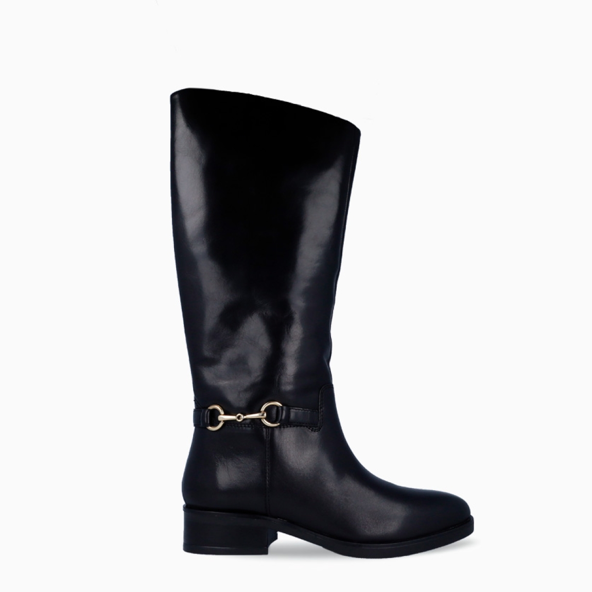 Botas de la marca Itse, modelo MARISSA. Exterior elaboradas en piel color negro. Interior en piel color negro. Cierre con cremallera y detalle de hebilla en tobillo. Botas Itse con suela de goma. Estas botas Itse MARISSA son una tendencia esta temporada, marcarán un estilo único en tus looks!