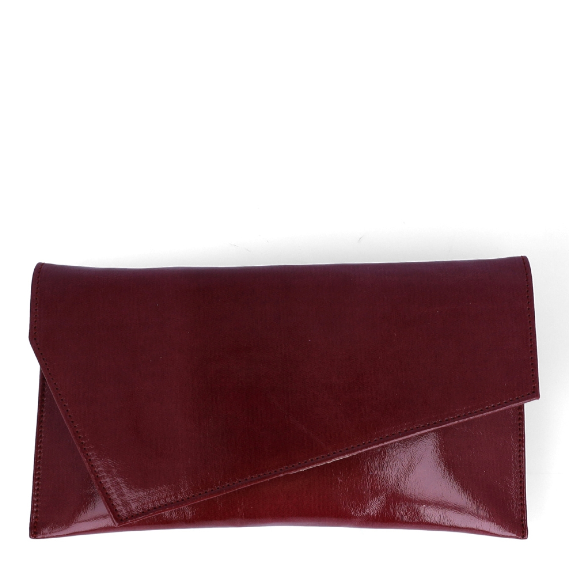 Bolso para eventos de la marca Munné, modelo VEGA. Bolso tipo cartera en piel vegana color rojo. Cierre del bolso con doble botón inmantado y asa de cadena. Medidas del bolso: alto 14cm y ancho 25cm, perfectas para llevar de mano y colgado cuando lo necesites. Este bolso de fiesta Munné VEGA es un clásico reinventado que te acompañará en tus eventos más especiales a juego con tus zapatos.