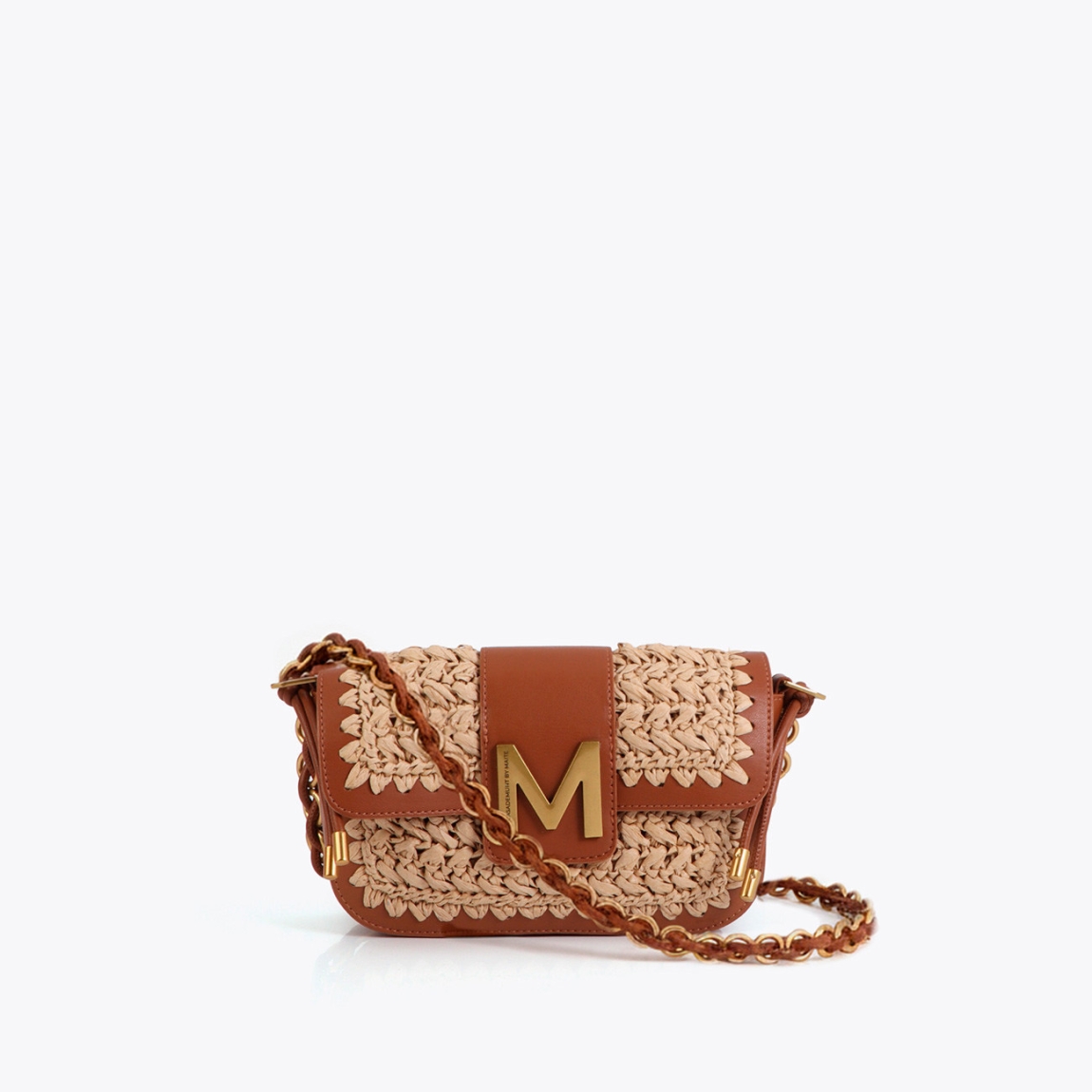 Bandolera compacta de la marca Lola Casademunt, modelo BELEM. Elaborada con mezcla de rafia y material efecto piel en color camel con tono vibrante. Detalle de cadena dorada y cierre con solapa. Interior forrado con compartimento adicional para organización. Bandolera Lola Casademunt BELEM, el complemento perfecto para usar en tus día a día de esta temporada!ALTO 20.5cm ANCHO 15cm PROFUNDIDAD 5cm