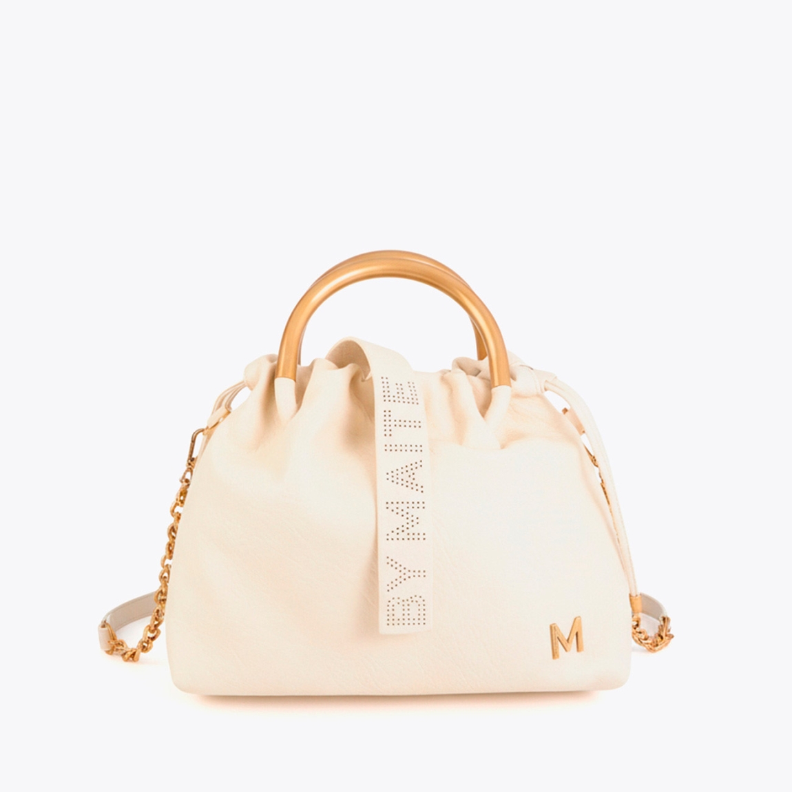 Bolso moderno de la marca Lola Casademunt, modelo BELLONA. Bolso de efecto piel en color crudo con elegantes asas redondas de metal dorado. Incluye cierre de cordón y correa ajustable para mayor versatilidad. Ideal para complementar cualquier look. Bolso Lola Casademunt BELLONA no puede faltar en tu armario!ALTO 20cm ANCHO 19.5cm PROFUNDIDAD 9cm
