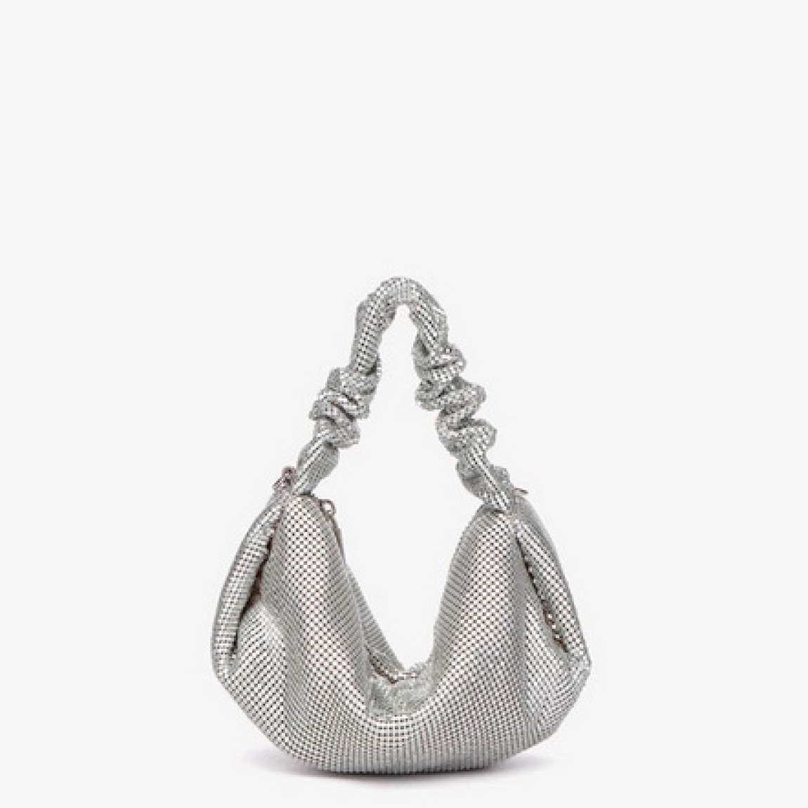 Bolso de la marca Abbacino, modelo LUCY. Bolso elaborado con malla metálica color plata. Interior en forro textil. Cierre del bolso con cremallera. Bolso Binnari con asa de mano drapeada y una práctica bandolera de cadena de quita y pon. Medidas del bolso: alto 12cm y ancho 24cm. Este bolso Binnari LUCY es un complemento ideal para lucir tus looks de día y noche.