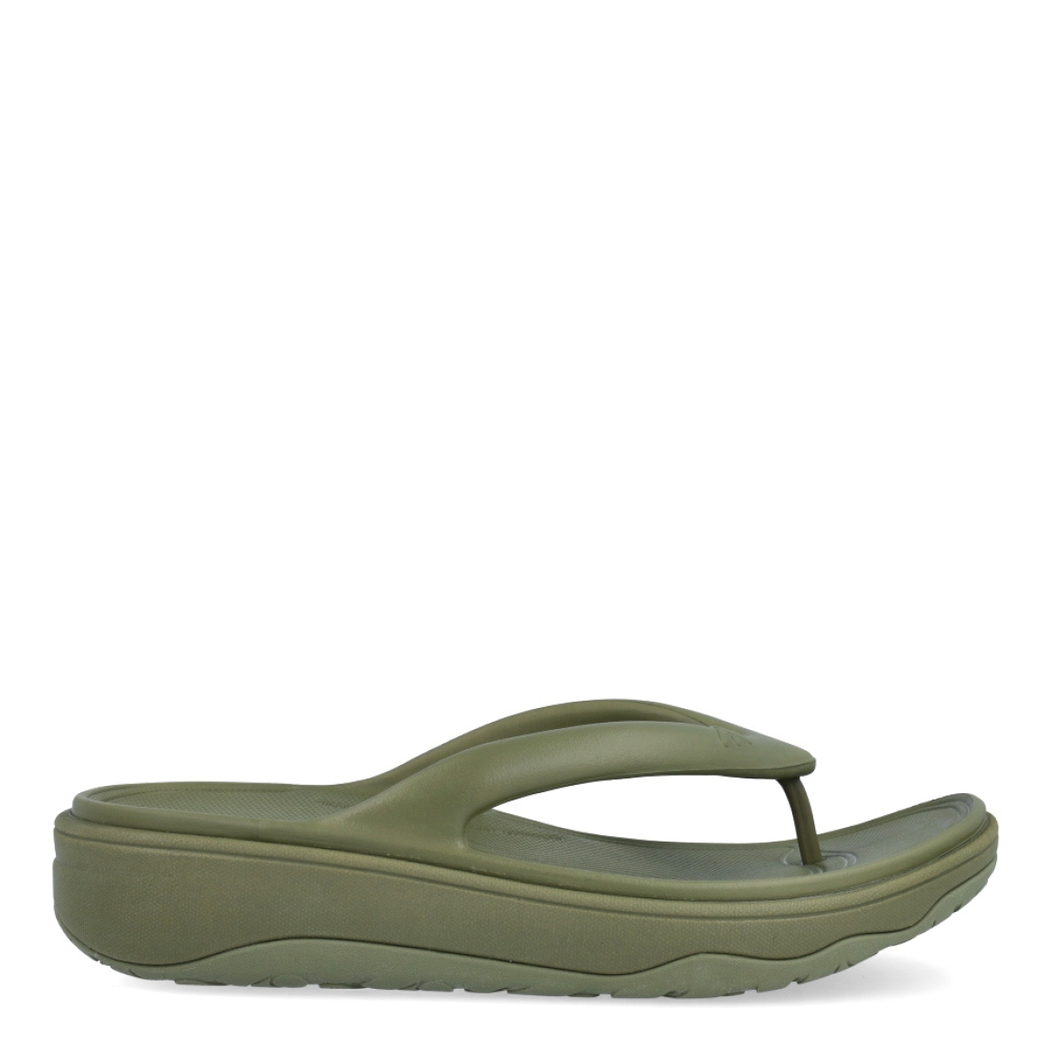 Sandalias de la marca Fitflop, modelo RELIEFF. Exterior elaborado en neopreno color verde. Interior en piel color verde. Suela con cuña de 4cm de altura. Estas sandalias Fitflop RELIEFF son ideales para esta temporada!