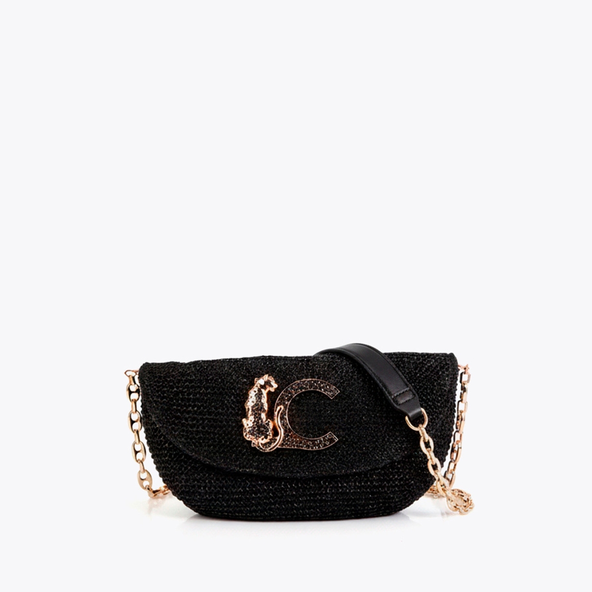 Bolso de la marca Lola Casademunt, modelo RAYSA. Bolso confeccionado en material efecto rafia color negro, perfecto para eventos. Con detalle de logotipo leopardo en el cierre. Bolso Lola Casademunt con asa de cadena dorada desmontable y forro interior suave. Este bolso Lola Casademunt RAYSA, es un complemento ideal para llevar esta temporada! Medidas: alto 12cm y ancho 27cm.