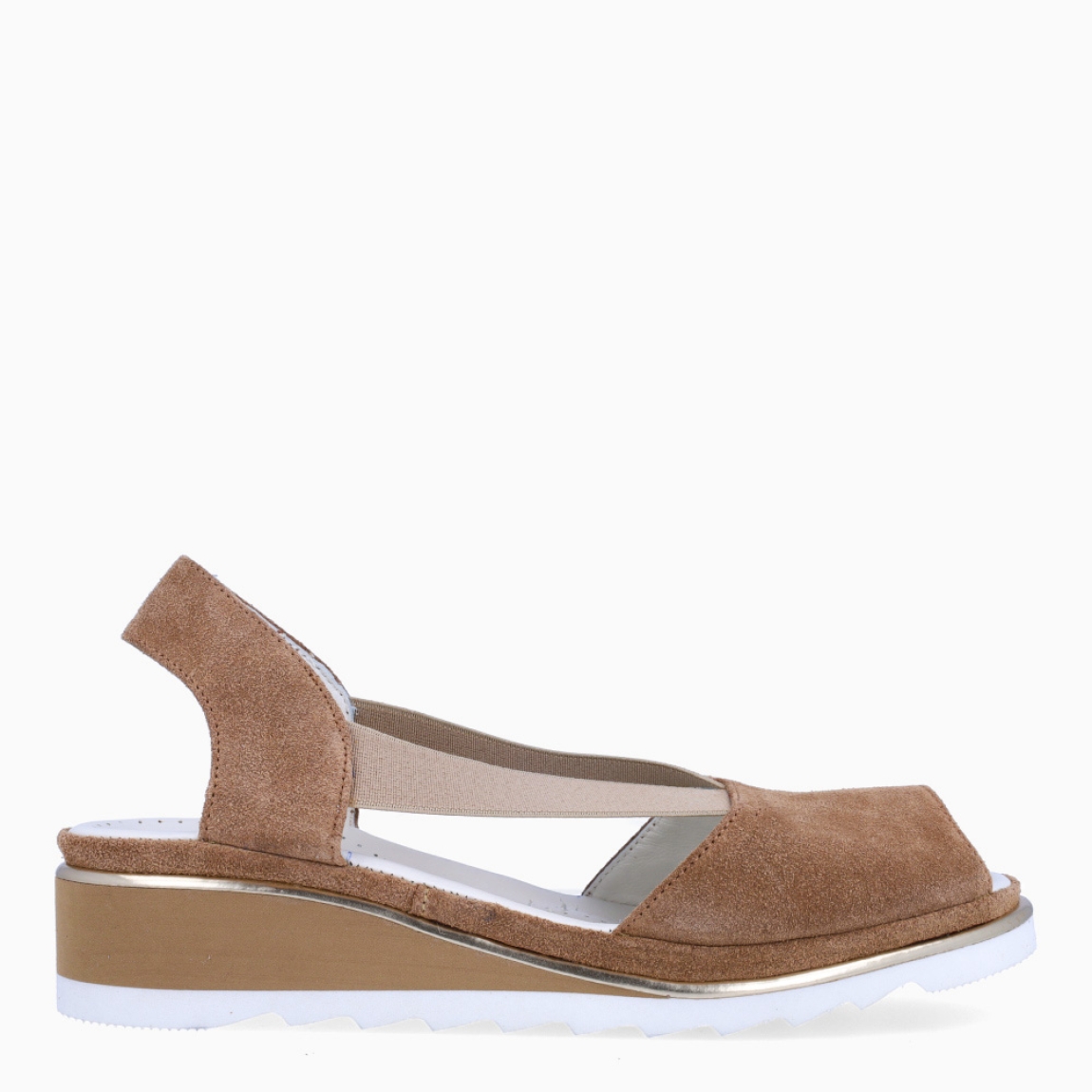 Sandalias de la marca Plaju, modelo ISA. Exterior de las sandalias en ante color camel con punta descubierta, tira en pala y talón, acompañado de dos tiras elásticas en pala. Interior en piel color blanco. Cierre de las sandalias Plaju con elásticos y suela dentada plana. Estas sandalias Plaju ISA son el complemento ideal para esta temporada, no te pueden faltar en el armario.