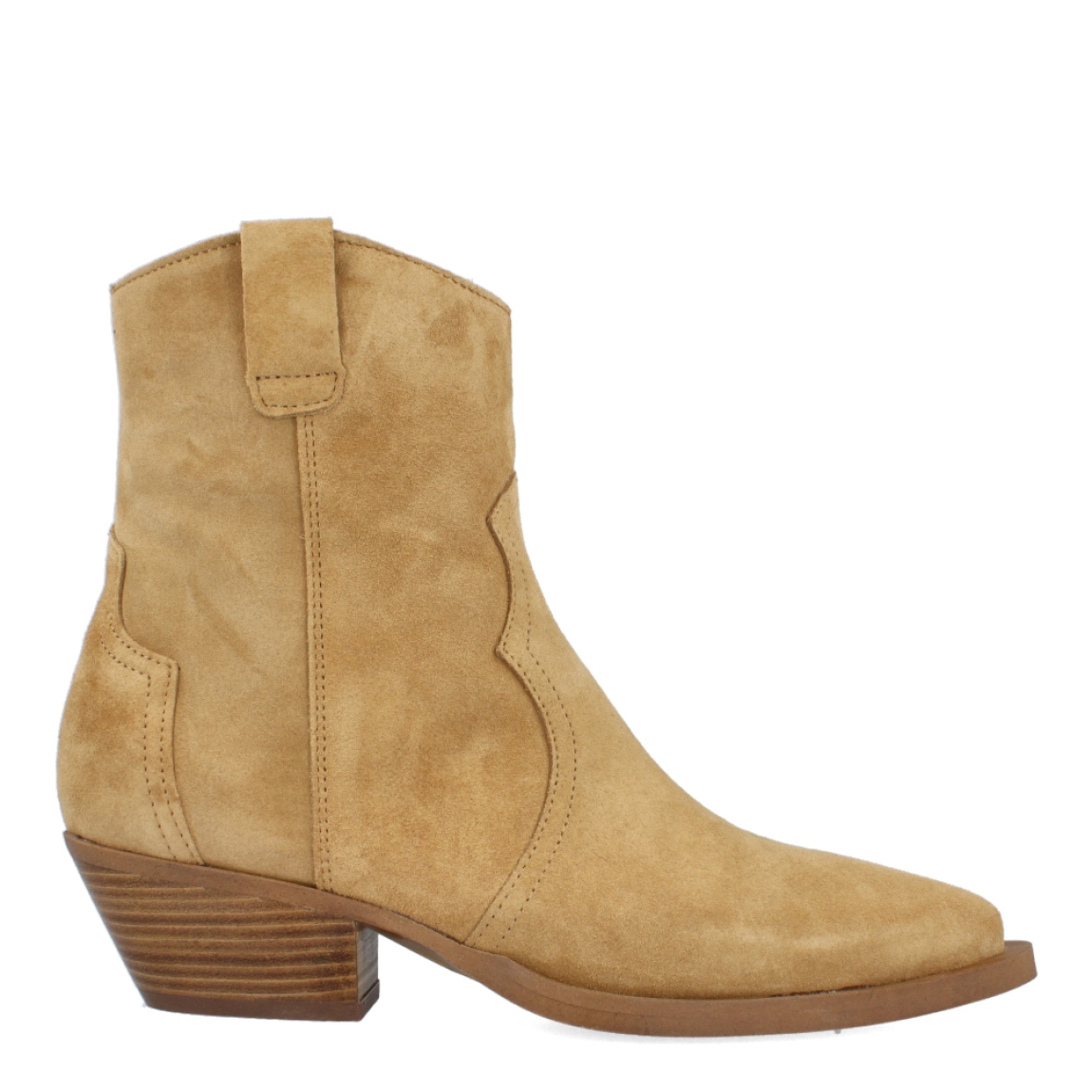 Botines de la marca Alpe, modelo SACEL. Exterior de botines Alpe en ante color camel. Interior de botines Alpe en piel color camel. Cierre de los botines con cremallera. Botines Alpe con tacón de 4cm de altura. Estos botines Alpe Sacel, son un complemento básico en tu armario, que te ayudará a lucir con estilo todos tus looks!