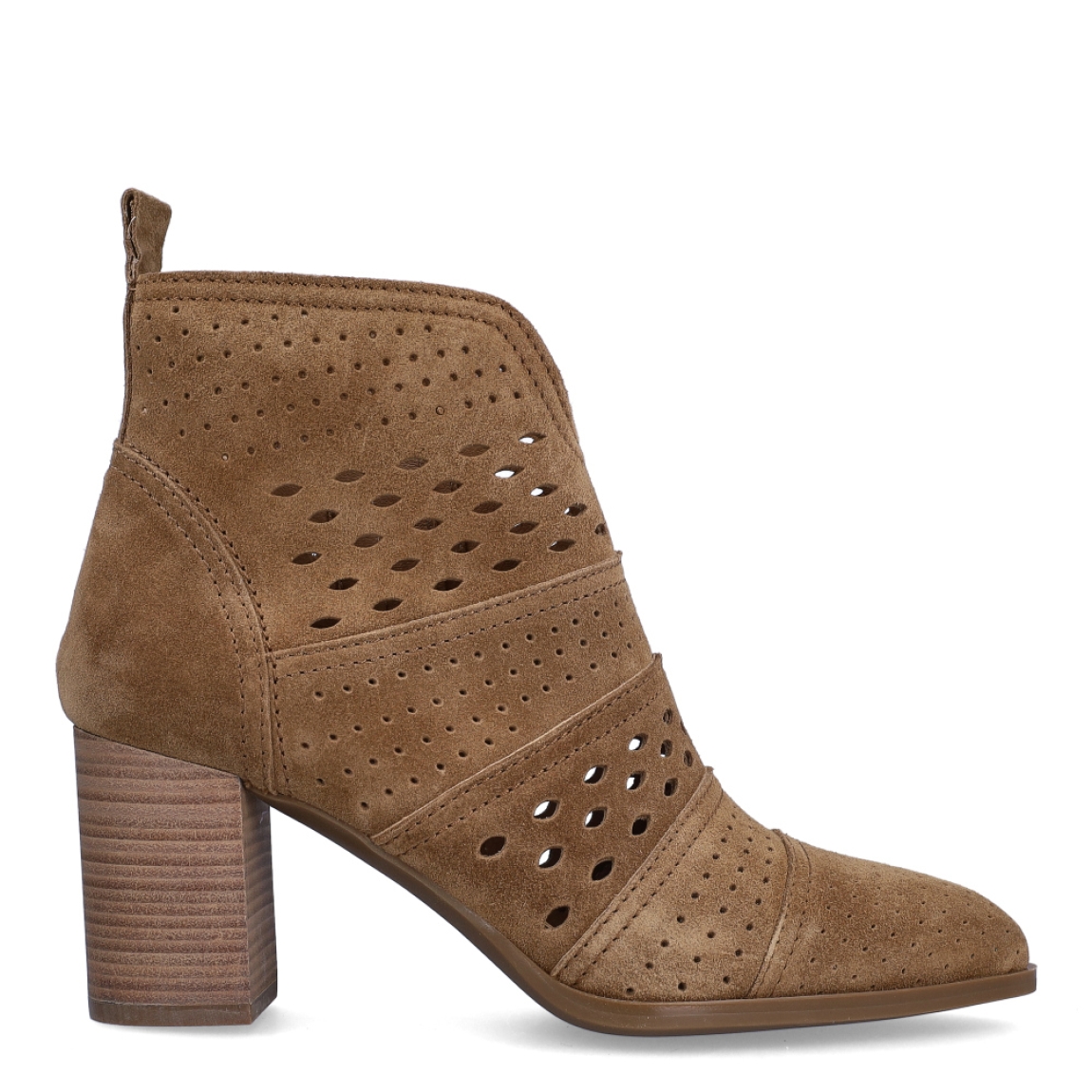 Botines de la marca Alpe, modelo CONIE. Exterior en ante color cuero con diseño troquelado. Interior en ante cuero. Cierre con cremallera y un tacón de 7cm de altura. Estos botines Alpe CONIE son unos clásicos, ideales en estilo y comodidad.