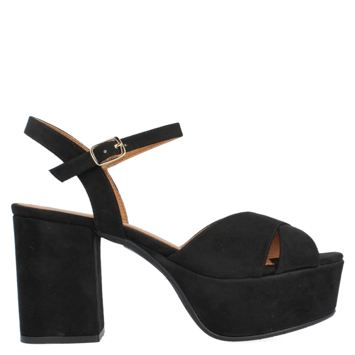 Sandalia de la marca Itse, modelo Denise. Exterior de la sandalia en ante de color negro. Interior de la sandalia en piel de color beig. Cierre de la sandalia con hebilla en el tobillo. Sandalia con tacón ancho de 9 cm de altura, incluyendo 4 cm de plataforma. La Sandalia Itse Denise es ideal para tus eventos y fiestas, perfectas para completar tus looks!