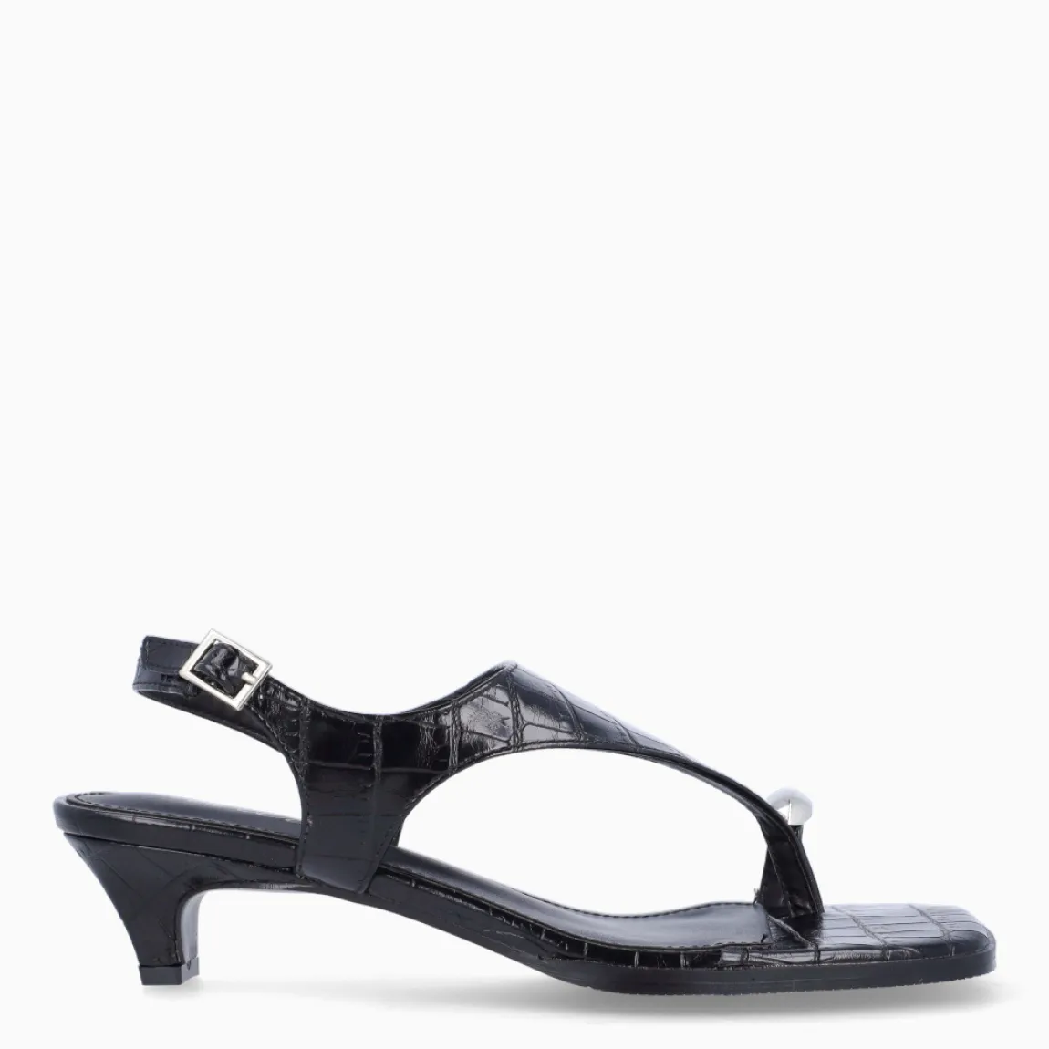 Sandalias de la marca Isteria, modelo SERP. Sandalias elaboradas en polipiel color negro con efecto serpiente. Sandalias con tira en pala. Interior en piel color negro. Sandalias Isteria con cierre de hebilla en tobillo. Sandalias Isteria con tacón de 4cm de altura. Estas sandalias Isteria SERP son ideales para estilizar tus looks esta temporada!