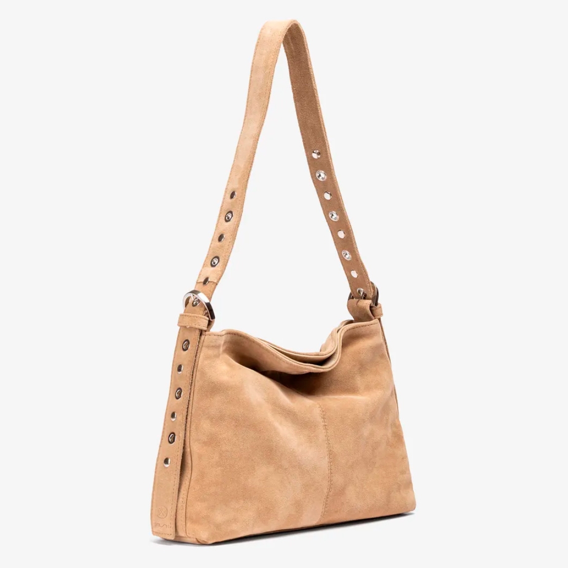 Bolso mediano de la marca UNISA, modelo ZFRAN. Bolso fabricado en ante color camel. Asa de hombro en piel al tono con detalles de tachuelas. Asas con detalle de hebillas en los extremos. Bolso UNISA con bolsillo interior con cremallera y cierre mediante imán. Bolso UNISA ZFRAN ideal para llevar en tu día a día! Medidas: alto 24cm y ancho 30cm