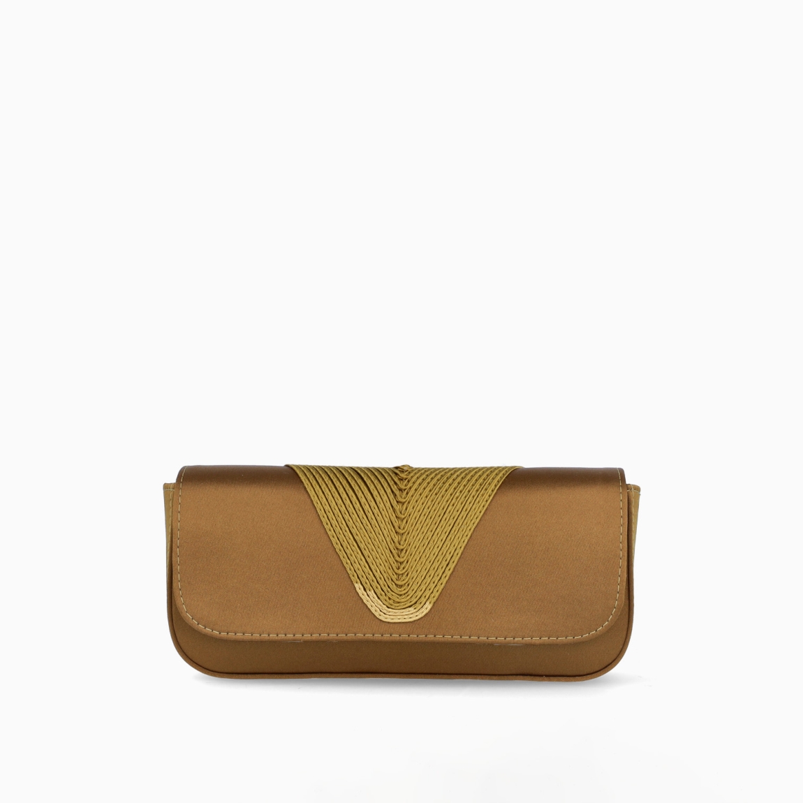 Bolso pequeño de mano de la marca Unisa, modelo ZSOUTA. Bolso fabricado en piel metalizada color oro. Detalle en la solapa de soutache. Compartimento con cierre mediante imán. Bandolera crossbag en el interior en piel al tono. Bolso UNISA, ideal para llevarlo a tus eventos! Medidas: 10cm x 22cm x 5cm
