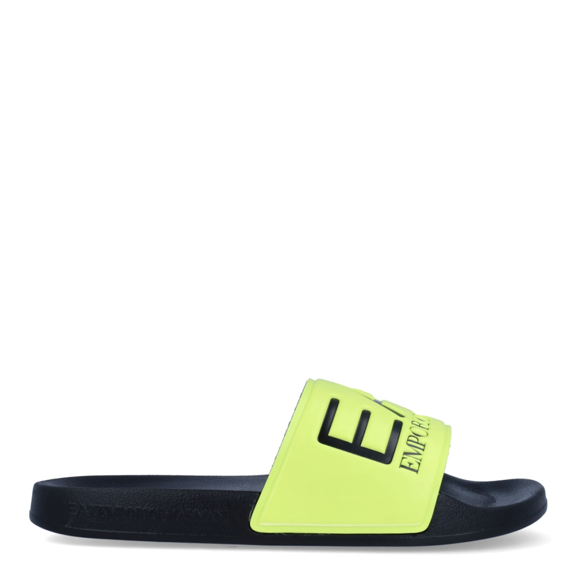 Sandalias de la marca Armani Exchange, modelo EA7. Exterior en neopreno color fluor con el logo en negro. Interior en neopreno color negro con plantilla de goma contorneada moldeada, suela exterior texturizada para mayor agarre. Estas sandalias Armani Exchange EA7 son unas clásicas, ideales para ir a todos lados esta temporada!