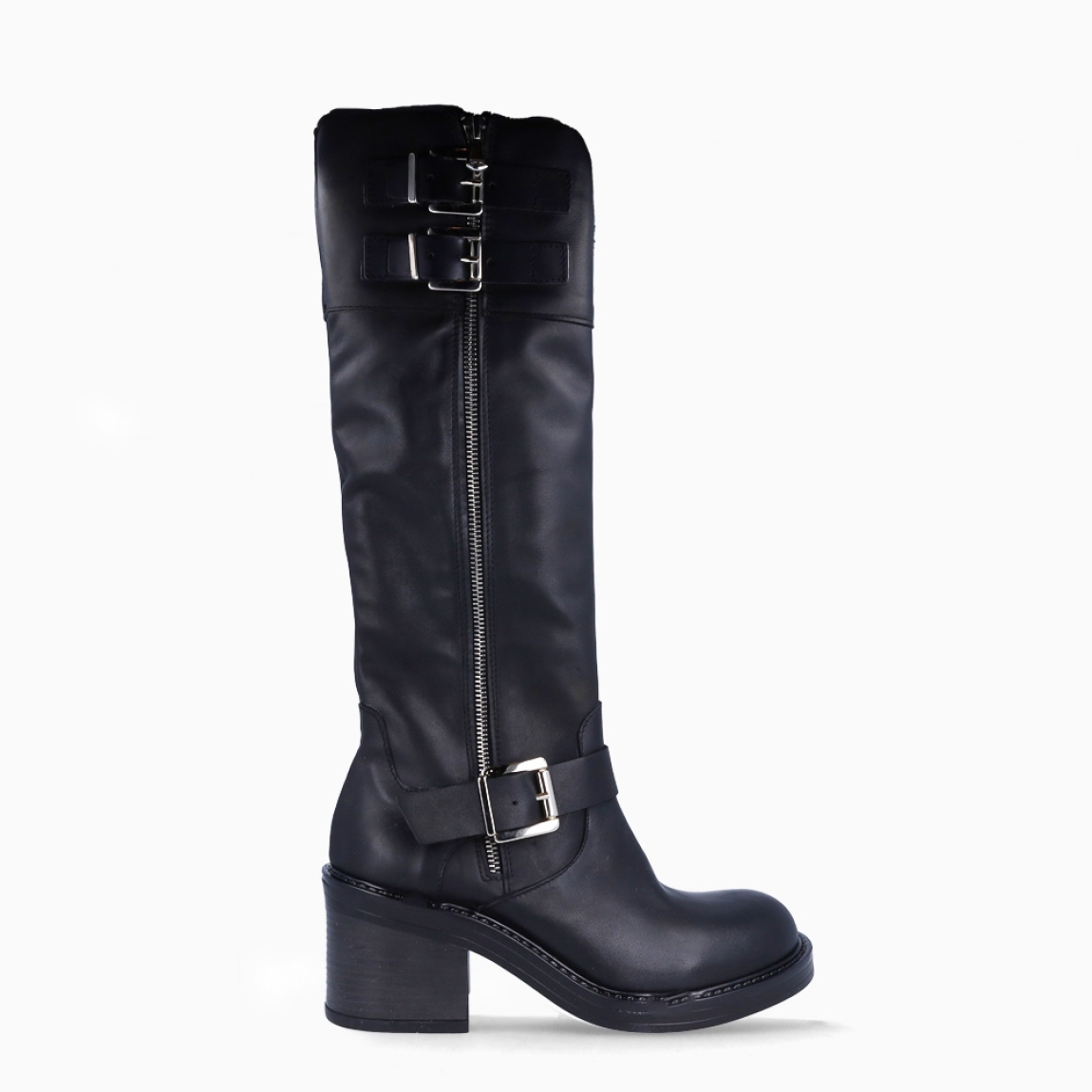 Botas altas de la marca Itse, modelo TOLOSE. Botas elaboradas en piel color negro oscuro tres hebillas en exterior. Botas con cierre a cremallera y con una punta redonda. Botas Itse con tacón de 4cm de altura, que da una comodidad en cada paso. Botas Itse TOLOSE con un estilo moderno y contemporáneo, perfecto para usarlo con diferentes looks.