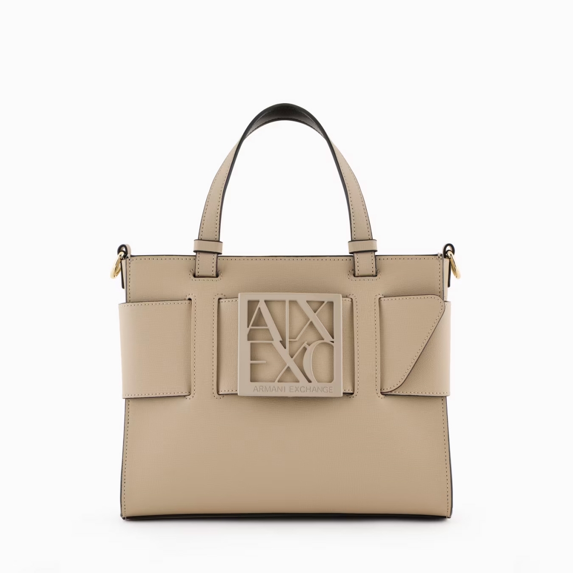 Bolso de la marca Armani Exchange, modelo YSA. Bolso elaborado en piel color beig. Este es un best seller que se renueva cada temporada, perfecto desde todos los puntos de vista y siempre cool: el bolso tote mediano con bandolera y banda con hebilla con logo personalizado es el accesorio que no puede faltar en el look.Material externo: 100% poliuretano; tejido intermedio: 100% poliéster; material interno: 100% poliuretano. Cierre con cremallera. Medidas: alto 18cm y ancho 24cm.