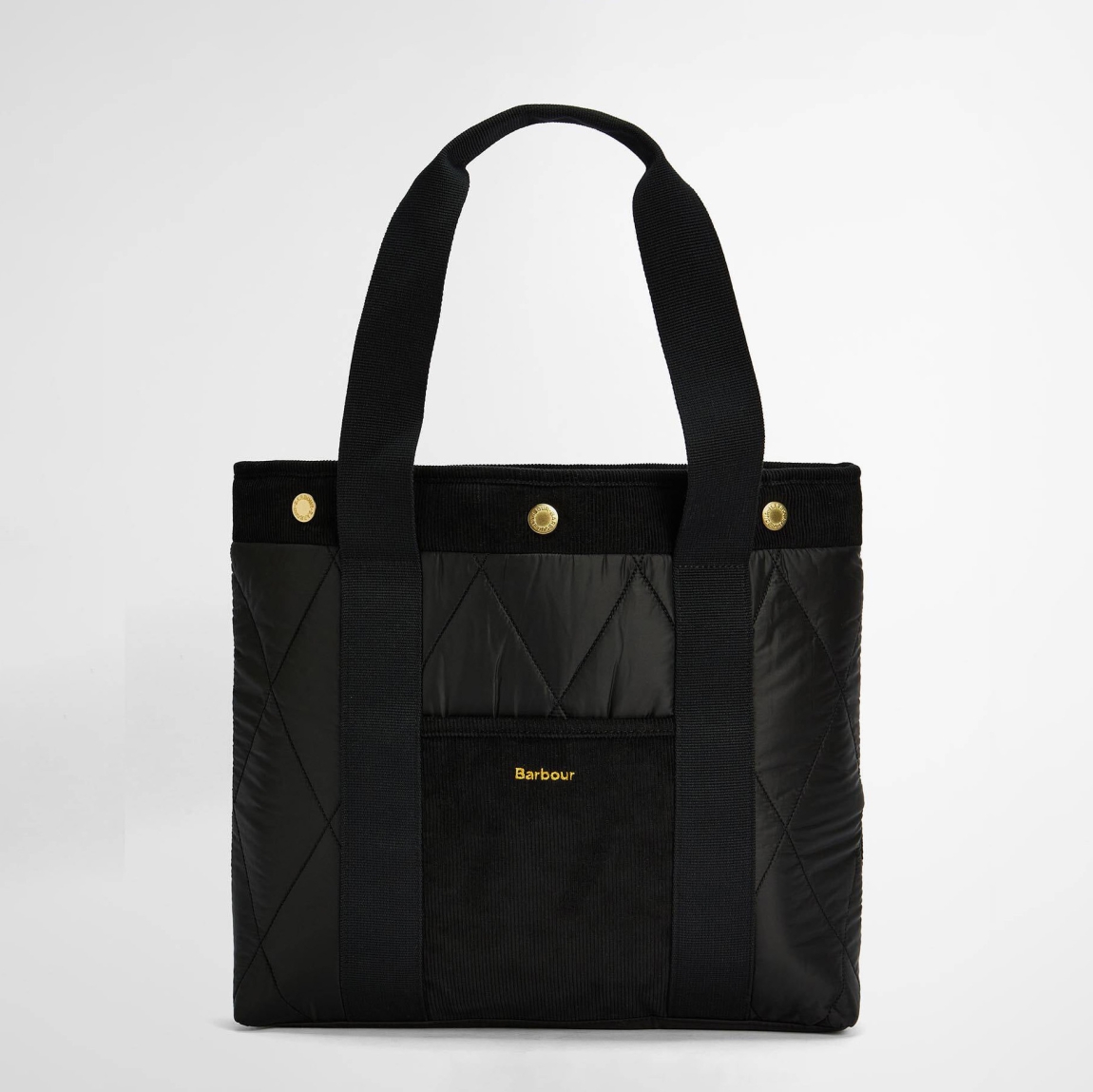 Bolso de la marca Barbour, modelo HEALY. Bolso elaborado en textil color negro con textura acolchada. Bolso shopper con asa de hombro y un espacio interior perfecto para guardar tus imprescindibles! Medidas: alto 36cm y ancho 45cm.