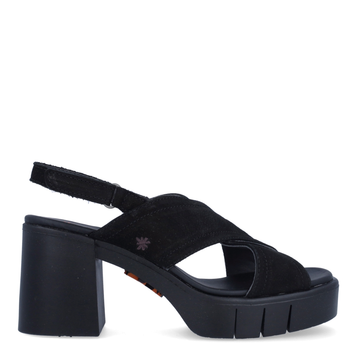 Sandalias de la marca Art, modelo EIVISSA. Exterior en piel color negro con tiras cruzadas en pala. Interior color negro. Cierre con velcro. Sandalias Art con tacón de 7cm de altura. Estas sandalias Art EIVISSA son un complemento ideal para esta temporada!