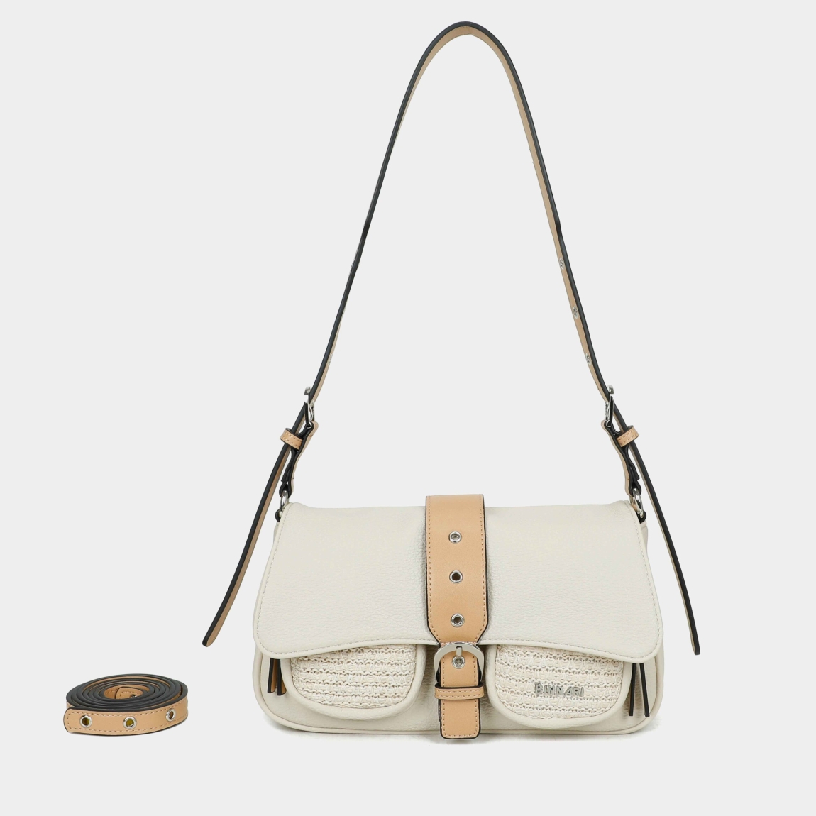 Bolso de la marca Binnari, modelo DUERO. Bolso clásico elaborado en rafia color beig. Este bolso DUERO tiene dos posiciones, mano y bandolera, gracias al asa que lleva en su interior. Ideal para el día a día. Cierre con cremallera. Le dará un toque llamativo y cómodo a tu look veraniego. Medidas: alto 15cm y ancho 26cm.