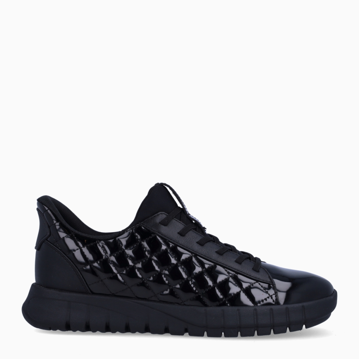 Deportivas de la marca GEOX, modelo D FLEXTRIDE PLUS. Deportivas en charol color negro con un panel lateral acolchado y acabado brillante. Deportivas con interior en piel negro con plantilla acolchada para máxima comodidad. Deportivas GEOX con cierre a cordones elásticos y suela dentada plana. Deportivas GEOX D FLEXTRIDE PLUS, ideal para ti!