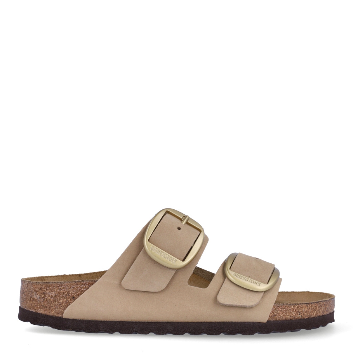 Sandalias de la marca Birkenstock, modelo ARIZONA BB. Sandalias elaboradas en ante de alta calidad color camel, con base de corcho y látex de forma anatómica. Cierre de las sandalias con doble hebilla de espiga de metal con ajuste individual, en empeine y pala. Estas sandalias Birkenstock ARIZONA BB son un complemento ideal para esta temporada, su diseño simple atemporal, lo hace el accesorio clásico para tus looks!