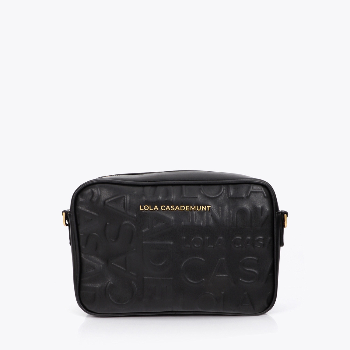 Bandolera básica de la marca Lola Casademunt, modelo ELORA. Bandolera confeccionada en material resistente con acabado negro. Diseño compacto con logo en relieve. Incluye correa ajustable para mayor comodidad y cierre superior con cremallera. Bandolera Lola Casademunt ELORA, ideal para llevar a todos lados!ALTO 17cm ANCHO 24cm PROFUNDIDAD 8cm