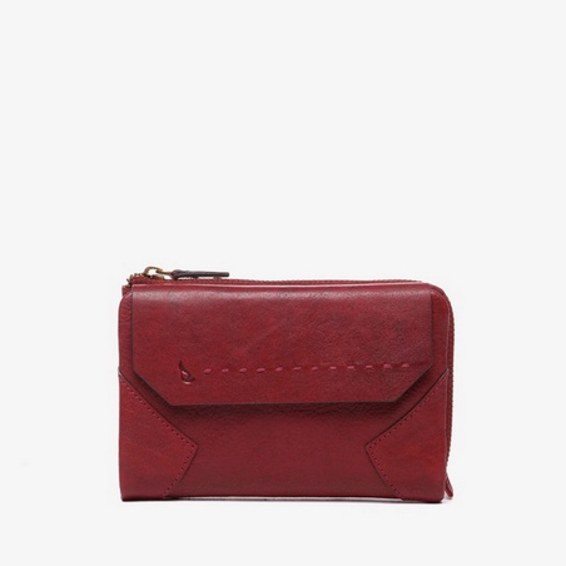 Billetera mediana de mujer de la marca Abbacino, modelo POLI-1. Billetera elaborada en piel color granate. Un diseño que destaca por su cierre frontal con solapa y un fino bordado sobre ella, y la silueta geométrica que forman la unión de sus patrones. Teñida en tonos atemporales, esta billetera Abbacino POLI-1es el complemento ideal para combinar con todos tus bolsos.