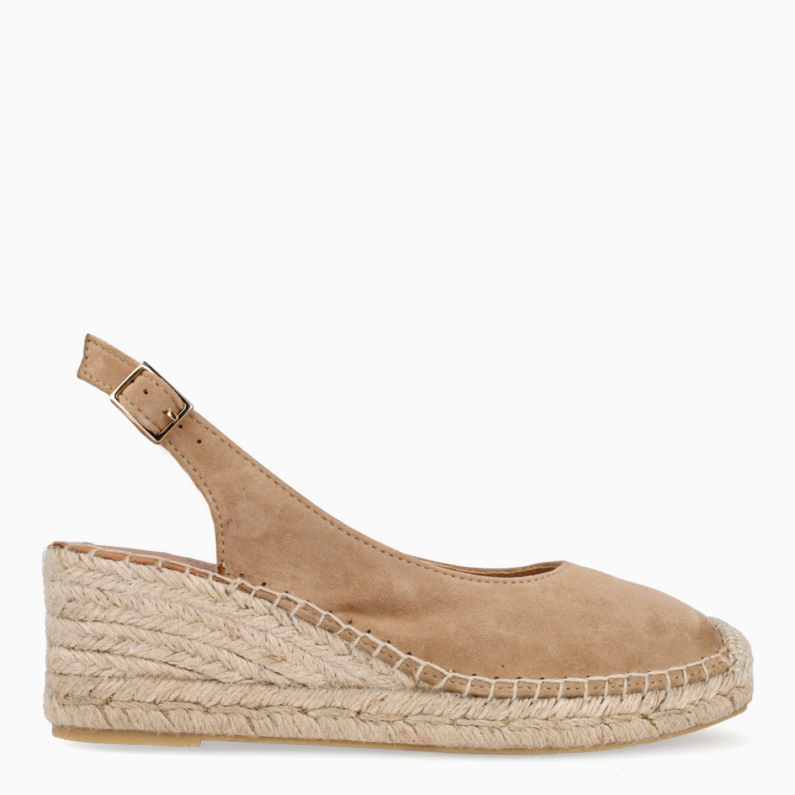 Alpargatas de la marca Itse, modelo CORMAC_. Exterior en ante color camel. Interior en piel color nude. Alpargatas Itse con cuña de 6cm de altura. Cierre con hebilla en el talón. Estas Alpargatas CORMAC_ son ideales para lucirlas esta temporada!