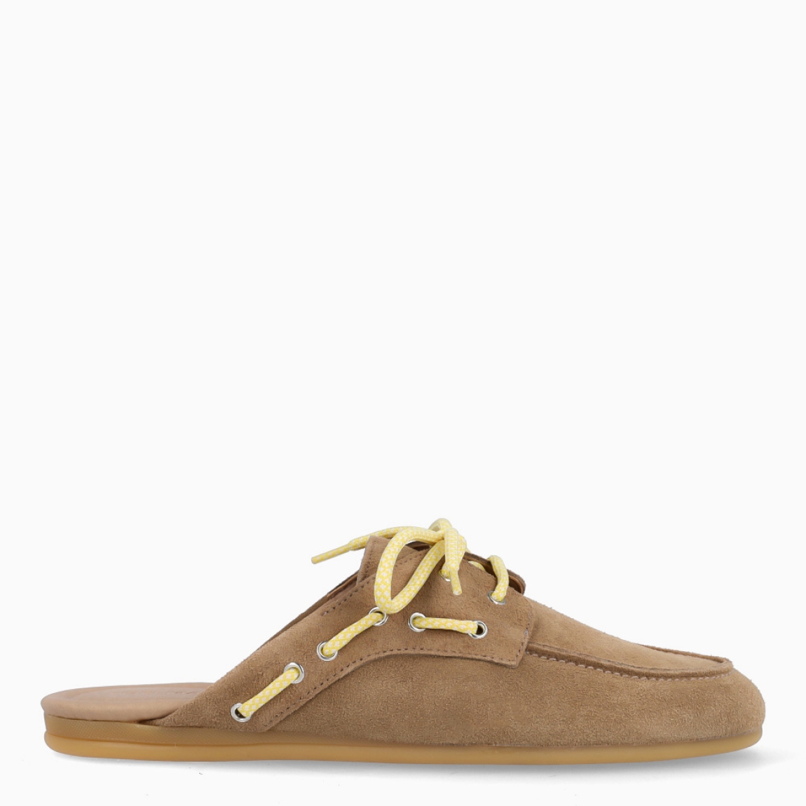 Zuecos de la marca POELMAN, modelo PL7. Zuecos confeccionados en ante de alta calidad, suave al tacto y que se adapta perfectamente a tu pie. Zuecos con cierre de cordones llamativos en la pala. Zuecos POELMAN, abierto en la parte trasera para un estilo relajado y una suela ligera para mayor comodidad diaria. Estos zuecos POELMAN PL7, es un básico imprescindible para el día a día.
