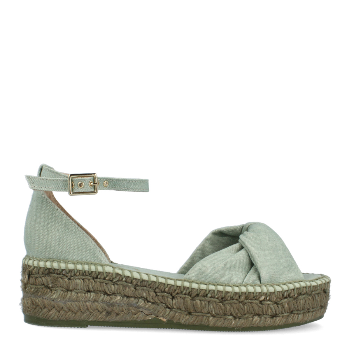 Sandalias de la marca Gaimo, modelo TORGOS. Sandalias elaboradas en tela color verde. Modelo Torgos con pala cruzada y talón cerrado con pulsera con hebilla lateral. Forro y plantillas acolchadas de piel plataforma de 3cm de altura. Estas sandalias Gaimo Torgos están diseñadas para ser la combinación perfecta entre comodidad y estilo que podrás combinar con cualquiera de tus looks veraniegos.