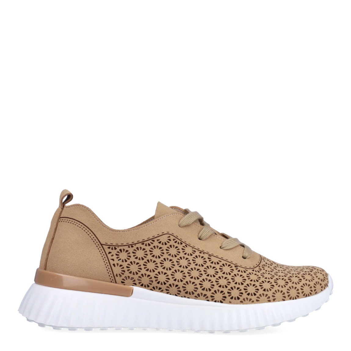 Deportivas transpirables de la marca Walk & Fly, modelo AH-80. Exterior en microfibra color camel con efecto troquelado. Cierre con cordones con plataformade goma dentada y cuña de 2cm de altura. Estas deportivas Walk & Fly AH-80 tienen la comodidad que necesitas en tu día a día!
