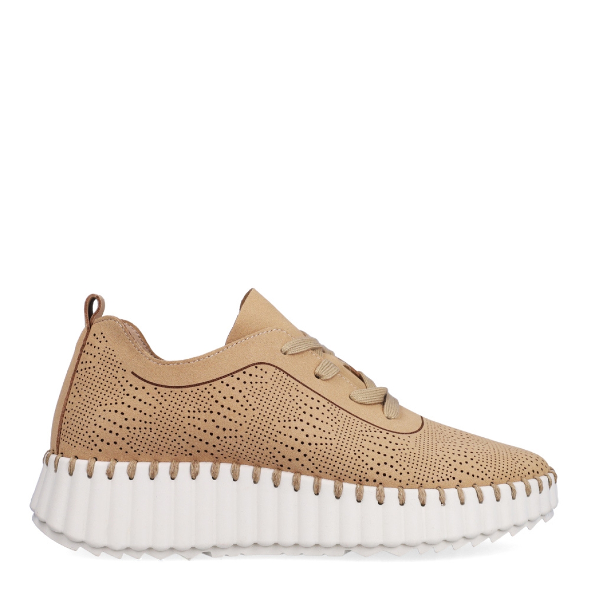Deportivas transpirables de la marca Walk & Fly, modelo AH-96. Exterior en piel color camel con efecto troquelado. Cierre con cordones camel y con plataforma de goma dentada y cuña de 3cm de altura. Estas deportivas Walk & Fly AH-96 tienen la comodidad que necesitas en tu día a día!