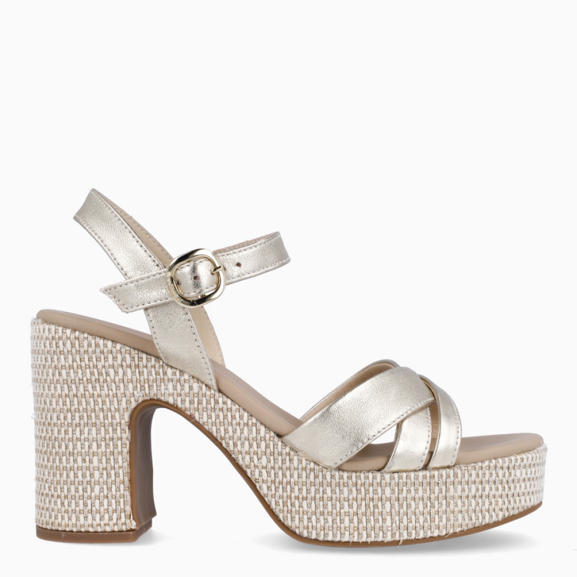 Sandalias de la marca Nerogiardini, modelo ALCAZAR. Elaboradas en piel color platino con tiras cruzadas en la pala. Interior en piel color nude. Cierre de sandalias Nerogiardini con hebilla en tobillo y tacón de 9cm de altura. Estas sandalias Nerogiardini ALCAZAR son ideales para ti!