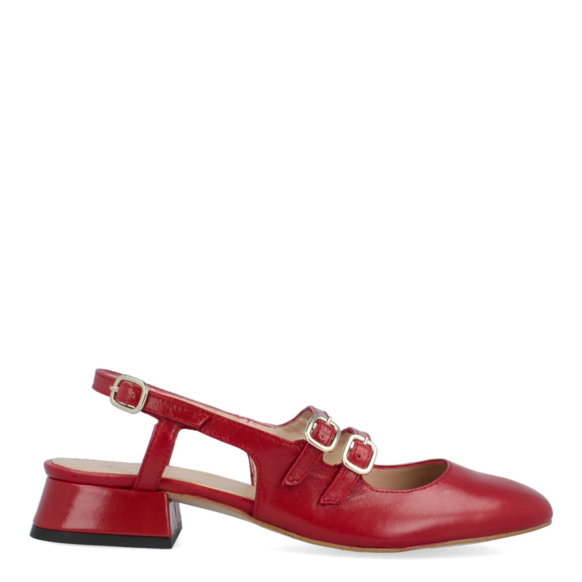 Merceditas de la marca Itse, modelo DORI. Exterior de las merceditas en piel color rojo con punta redonda. Interior de las merceditas en piel color nude. Cierre de las merceditas Itse con triple hebilla, dos en la pala y una en el talón. Merceditas con tacón de 2cm de altura. Estas merceditas Itse DORI son el complemento perfecto para la temporada, con un color tendencia que ayudará a resaltar tus looks.
