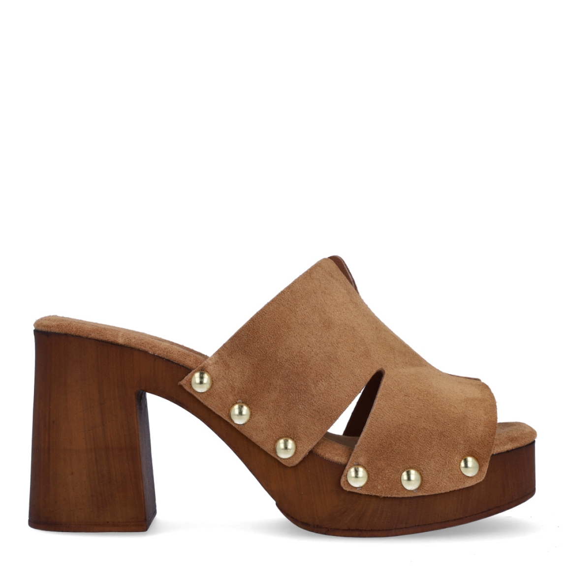 Sandalias de la marca Itse, modelo SILVA. Exterior en ante color cuero con detalle de tachuelas doradas. Interior en ante color camel. Suela de goma con tacón de 8cm de altura. Estas sandalias Itse SILVA son ideales para esta temporada!