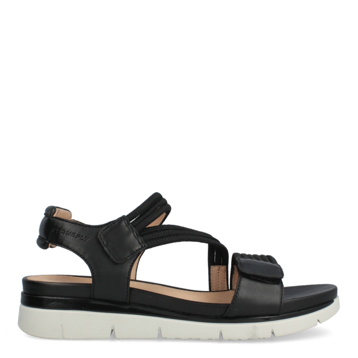 Sandalias de la marca Stonefly, model ARIA. Exterior de las sandalias en piel color negro e interior en piel color nude. Cierre de las sandalias con velcro y cuña de 3cm de altura. Estas sandalias Stonefly son unas clásicas para esta temporada, podrás combinarla con todos tus looks y gozar de una máxima comodidad en tu día a día.