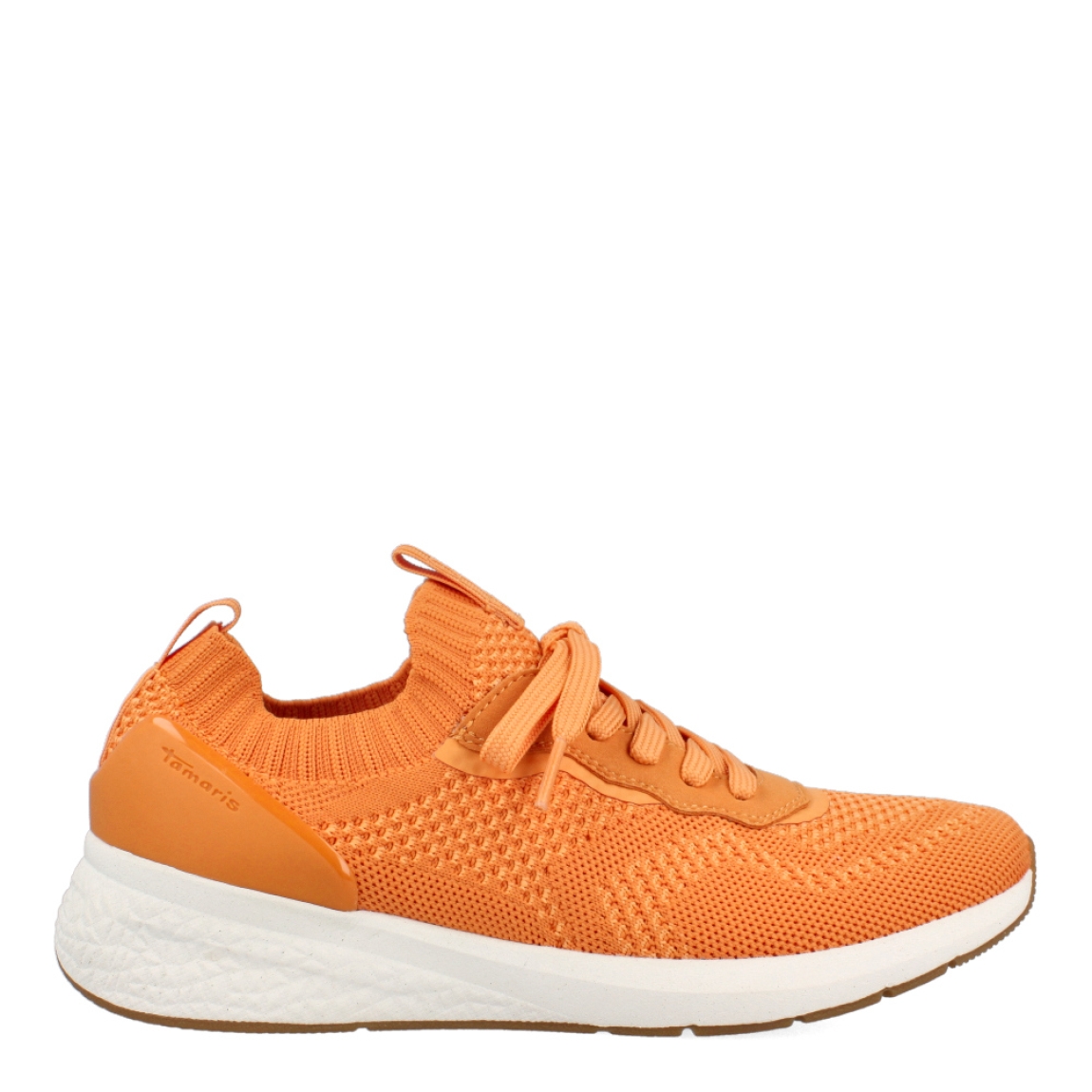 Deportivas de la marca Tamaris, modelo MIRT. Exterior e interior de las deportivas en tela transpirable color naranja. Cierre de las deportivas con cordones. Deportivas con plantatlla acolchada y extraíble para máxima comodidad. Deportivas con cuña de 3cm de altura. Este modelo Mirt, tiene la comodidad perfecte para tu día a día!