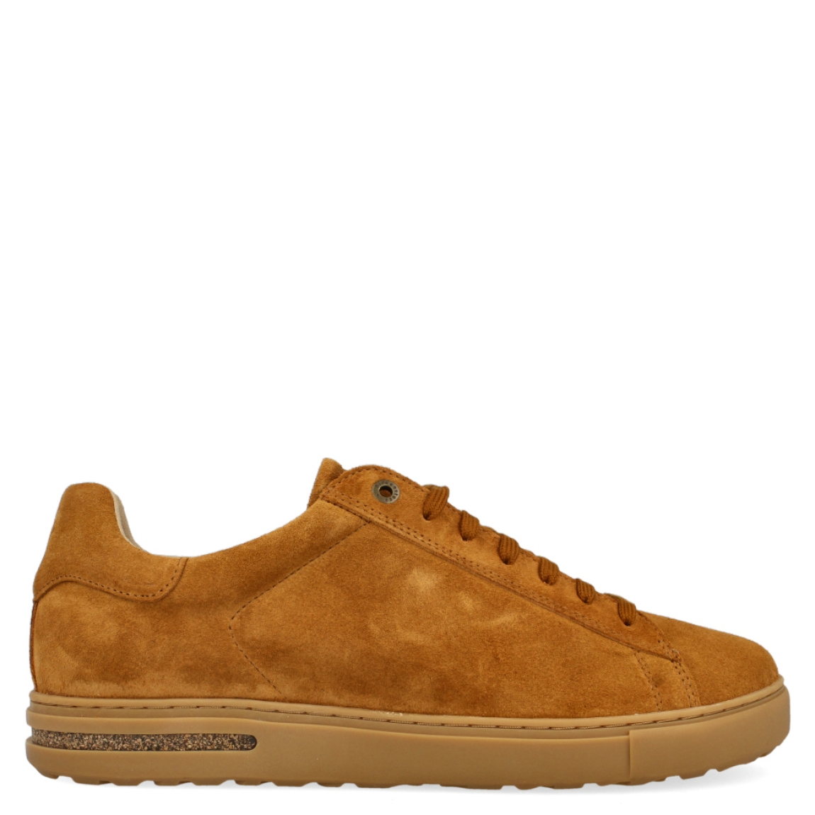 Deportiva de la marca Birkenstock, modelo Bend Low. Exterior de la deportiva de ante de color camel. Interior de la deportiva de piel de color marrón. Cierre de la deportiva con cordones al tono. Suela de goma de caucho natural. Deportiva con plantilla de corcho y látex de forma anatómica, que se adapta perfectamente al pie. Deportiva con plantilla extraíble. La deportiva Bend Low de Birkenstock es una deportiva sencilla y versátil.
