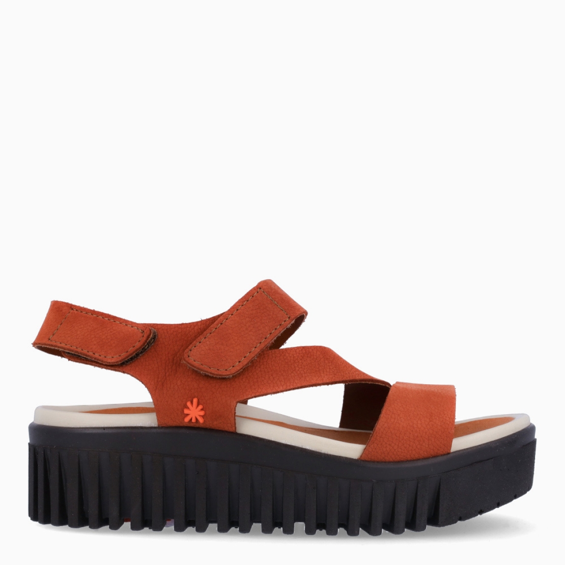 Sandalias de la marca ART, modelo BRIGHTON. Elaboradas en piel color naranja con tiras cruzadas en la pala. Interior en piel color camel con plantilla microfibra softlight no removible. Cierre de estas sandalias ART con velcro y suela dentada con 4cm de plataforma. Sandalias ART BRIGHTON, ideales para esta temporada!