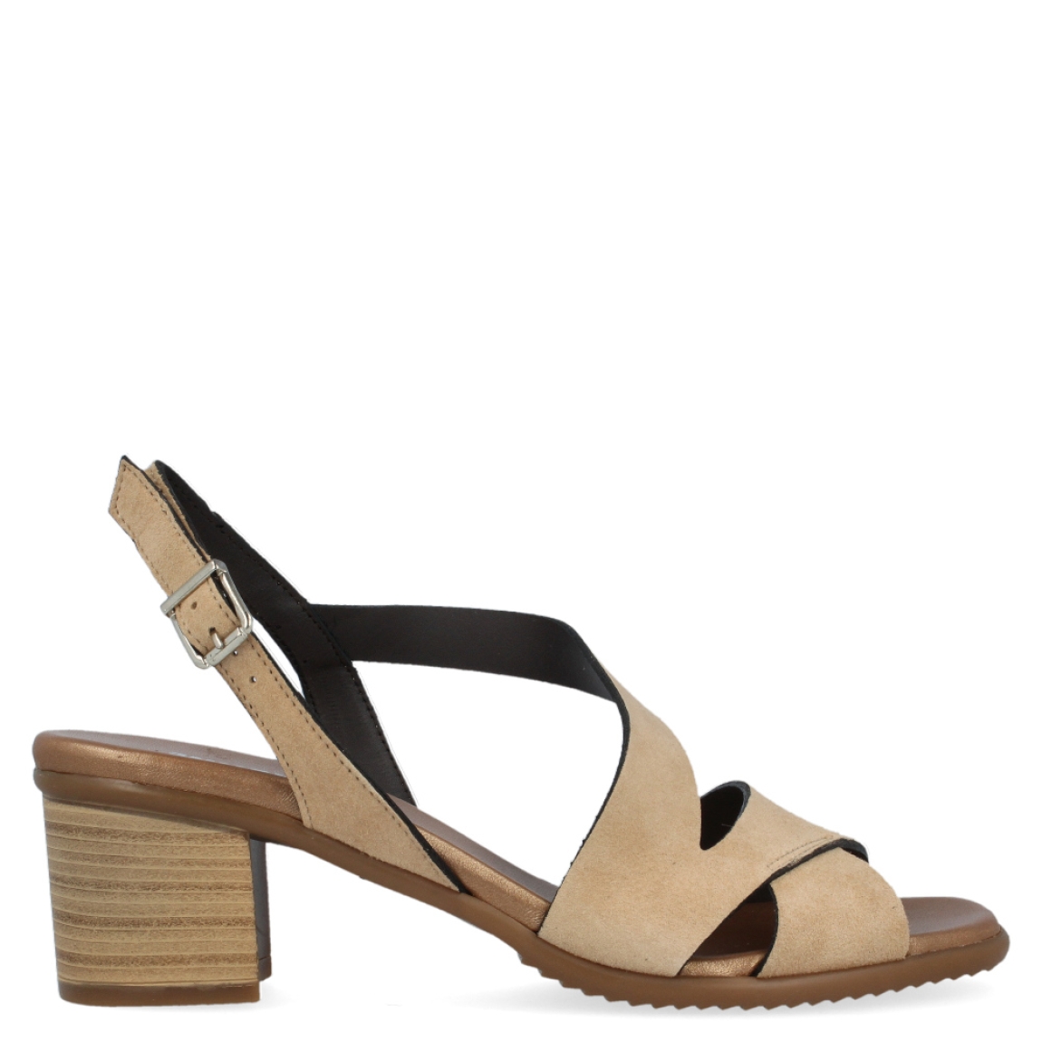 Sandalia de la marca Munné, modelo Erin. Exterior de la sandalia de ante de color beig. Interior de la sandalia de piel de color negro. Cierre de la sandalia con hebilla en el tobillo. Sandalia con tacón bajo y ancho de 5 cm, ideal para garantizar el máximo confort. Sandalia de tacón con plantilla acolchada. La sandalia con la tiras en la pala cruzadas de Munné es una sandalia muy cómoda y versátil, ideal para muchas ocasiones.