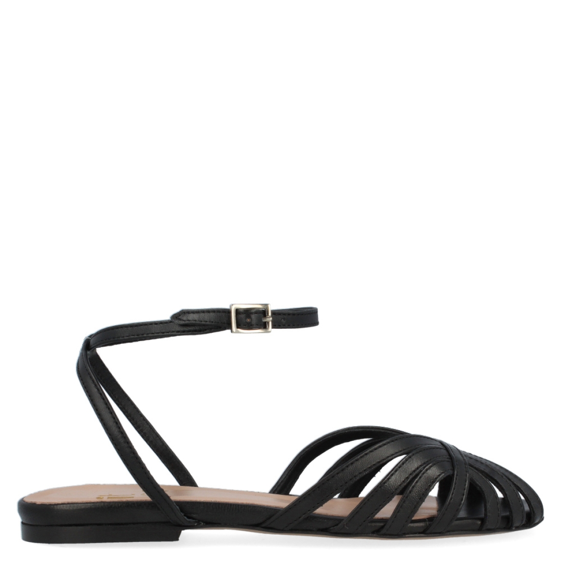 Sandalia dorada de la marca Itse, modelo Siara. Exterior de la sandalia de piel de color negro. Interior de la sandalia de piel de color negro y nude. Sandalia con plantilla acolchada para garantizar el máximo confort posible. Sandalia plana. La sandalia plana de Itse, modelo Siara, es una sandalia versátil y cómoda, perfecta para tus eventos. ¡Queda bien con todo!