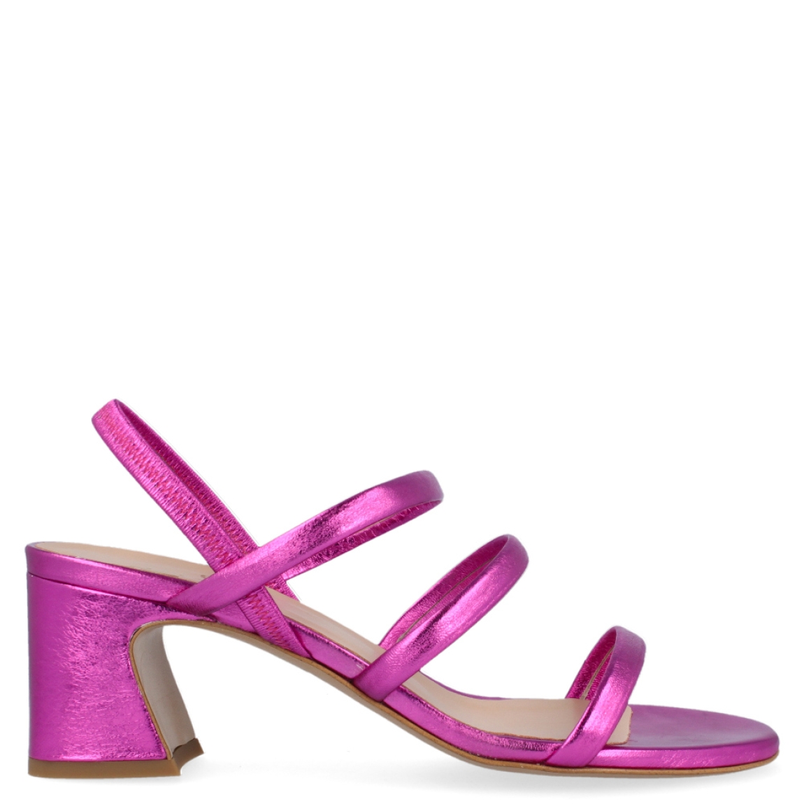 Sandalia con tiras de la marca Itse, modelo Suri. Exterior de la sandalia de piel de color fucsia metalizado. Interior de la sandalia de piel de color fucsia y nude. Sandalia con plantilla acolchada para garantizar el máximo confort posible. Sandalia con tacón ancho de 6 cm de altura. La sandalia de piel fucsia metalizado de Itse, modelo Suri, es una sandalia atrevida y cómoda, perfecta para tus eventos. ¡Ideal para dar un toque de color a tus looks!