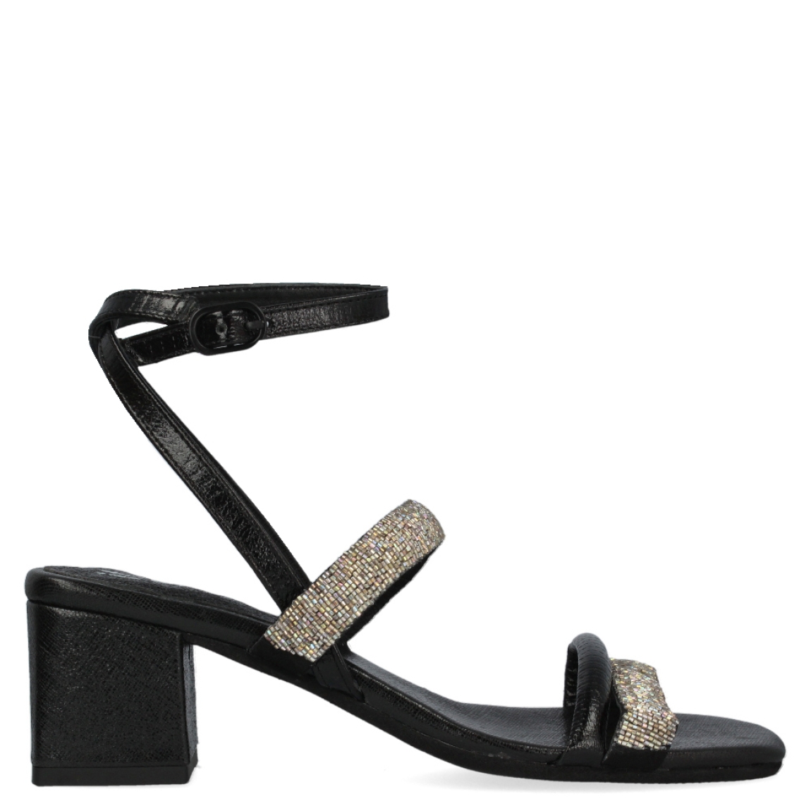 Sandalia plateada y dorada de la marca Itse, modelo Jocelyn. Exterior de la sandalia de piel metalizada de color plateado y negro. Detalle de tiras con pedrería de color plateado. Sandalia con tacón ancho de 6 cm de altura. Sandalia de fiesta con punta cuadrada. Sandalia con plantilla acolchada para garantizar el máximo confort. La sandalia de Itse modelo Jocelyn es una sandalia muy elegante y diferente. ¡Queda genial con cualquier color!