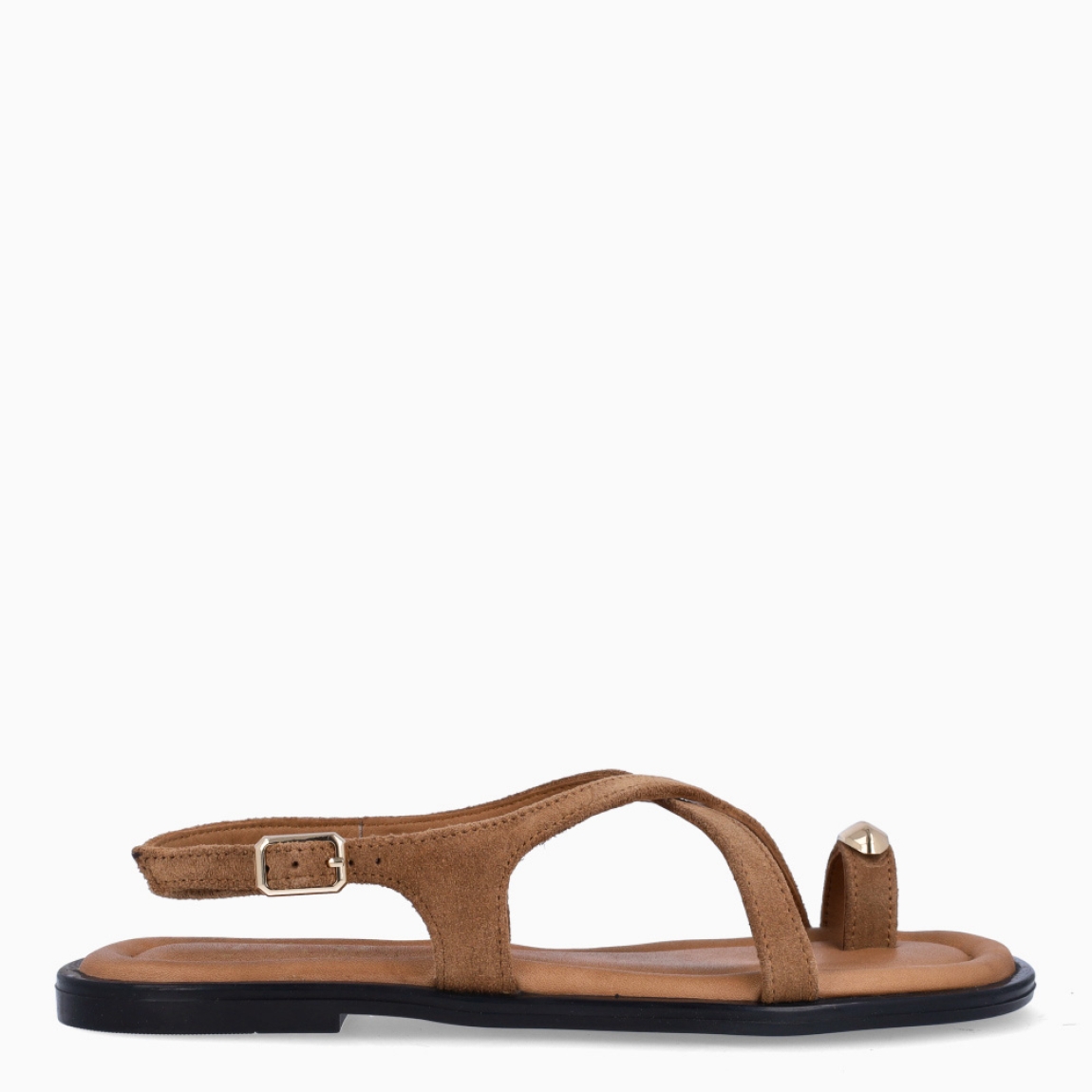 Sandalias de la marca Itse, modelo ALICIA. Elaboradas en ante color camel con tiras cruzadas en pala con detalle de anillo al dedo. Interior en ante color camel. Cierre de sandalias Itse con hebilla en tobillo. Suela plana de goma. Sandalias Itse ALICIA son un complemento ideal para ti!