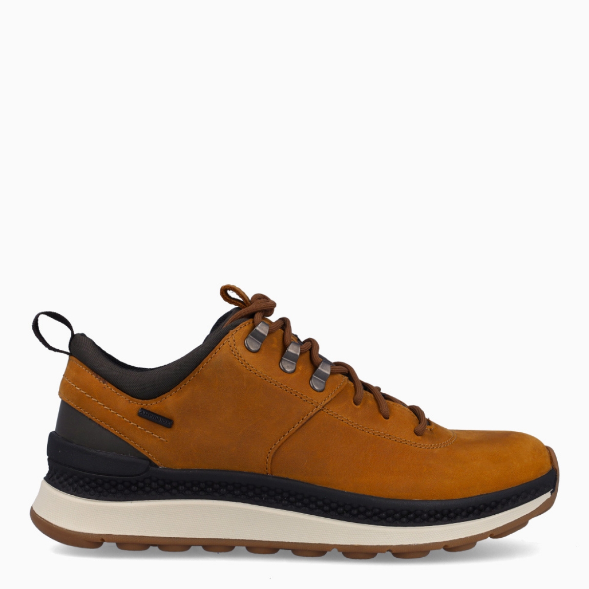 Deportivas clásicas de la marca Geox, modelo UHMA. Exterior en ante color camel. Interior en textil. Cierre con cordones a tono. Suela de goma de 2 cm de plataforma. Plantilla desmontable es práctica e higiénica, garantizando la máxima comodidad. UHMA tiene un excelente nivel de comodidad y amortiguación. Un modelo de estilo emblemático para quienes aman distinguirse pero no quieren renunciar al confort.