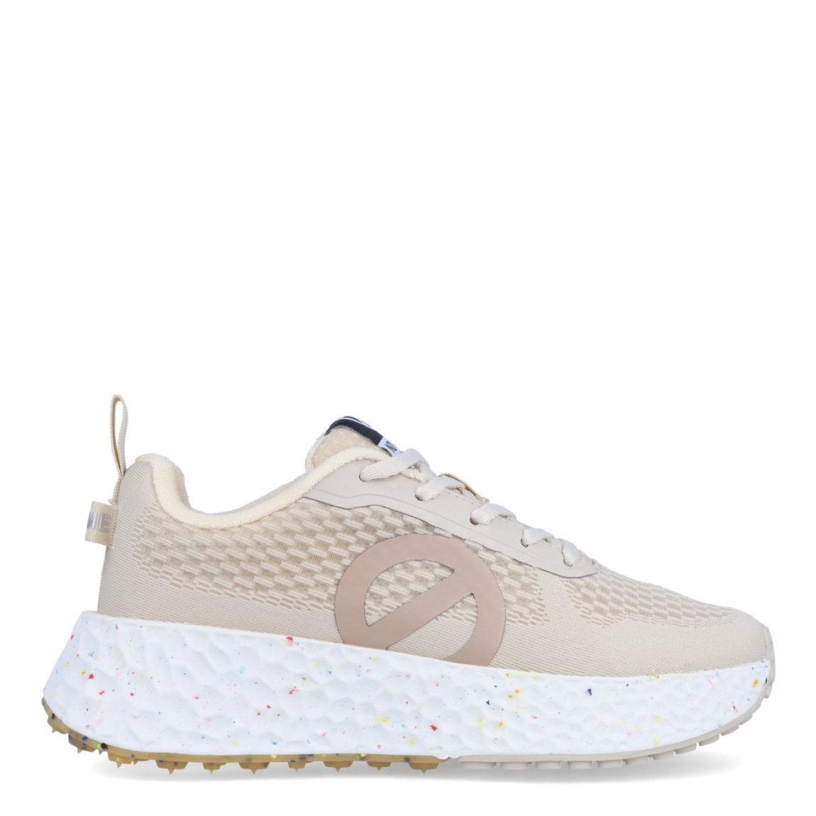 Deportivas transpirables de la marca No Name, modelo CARTER FLY. Exterior en naylon efecto rejilla color beig con detalles en rosa. Interior en piel color blanco. Cierre de las deportivas No Name con cordones y una suela de goma con cuña de 4cm de altura. Estas deportivas No Name CARTER FLY son unas clásicas, ideales para esta temporada!