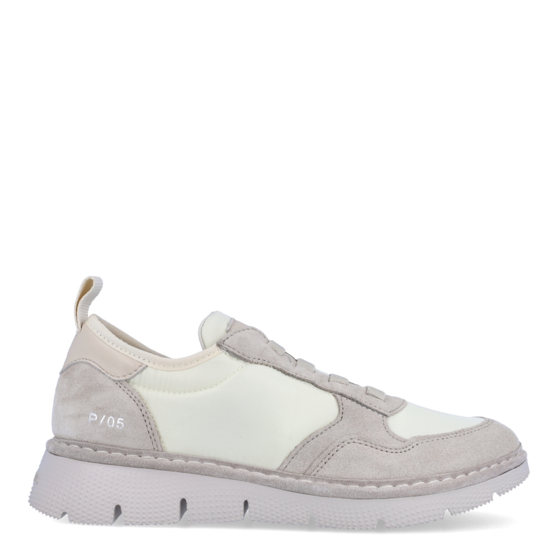 Deportivas de la marca Panchic, modelo P16. Exterior de las deportivas en naylon color beig. Interior de las deportivas en textil de color blanco. Cierre de las deportivas Panchic con cordones eláscticos color beig. Plantilla acolchada y extraíble para máxima comodidad. Puntera de las deportivas de ante. Cuña de las deportivas Panchic de 3cm de altura. Estas deportivas Panchic P16, son un complementio indispensable y clásico en tu armario.