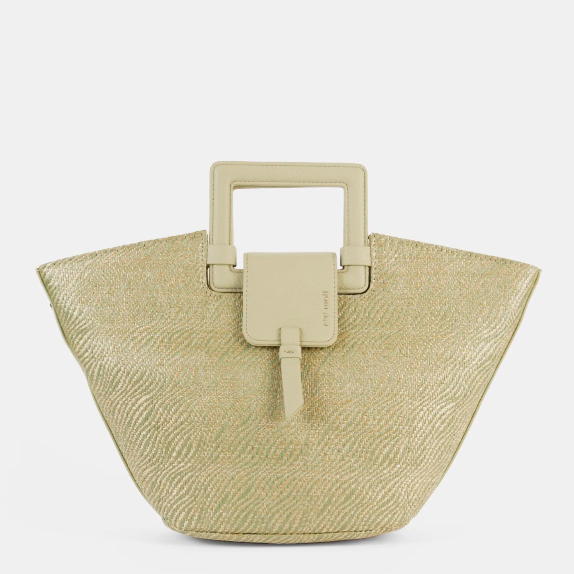 Bolso de la marca Pepe Moll, modelo COCO. Elaborado en polipiel color verde, con un diseño ligero y funcional, ideal para cualquier plan.Cierre con cremallera. Incluye un asa de mano con forma cuadrada. Bolsillo exterior con cremallera, para tenerlo todo bien organizado. Medidas: 23cm alto y 36cm ancho. Bolso Pepe Moll COCO, pensado para acompañarte en tu día a día.