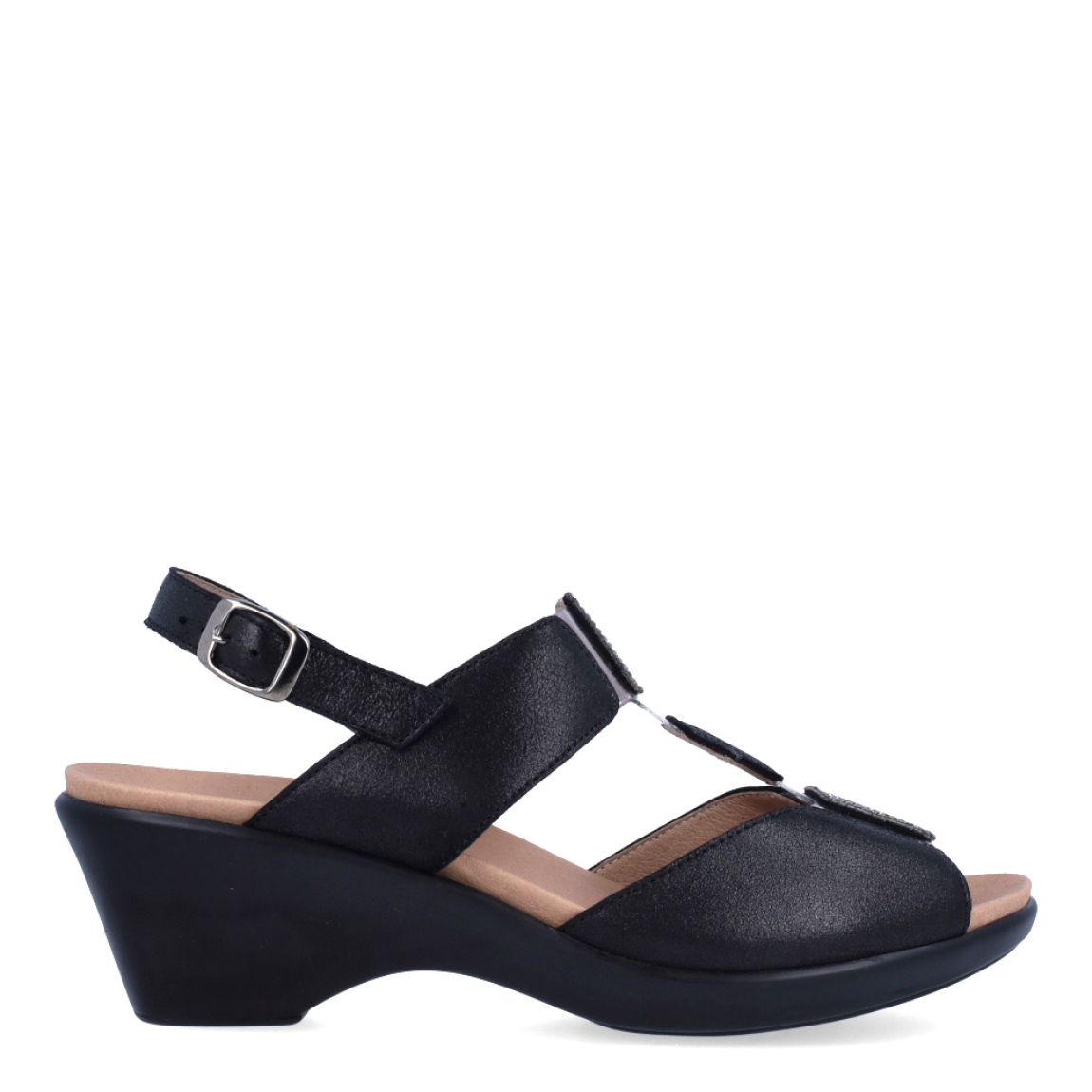 Sandalias de la marca PieSanto, modelo NIKITA. Exterior de las sandalias en piel color negro con detalle de brillantes en la pala. Interior de las sandalias en piel color marrón, con plantilla acolchada y extraíble para máxima comodidad. Cierre de las sandalias PieSanto con hebilla en el tobillo y cuña de 4cm de altura. Estas sandalias PieSanto NIKITA son un complemento ligero y perfecto para esta temporada. No te puede faltar en el armario.