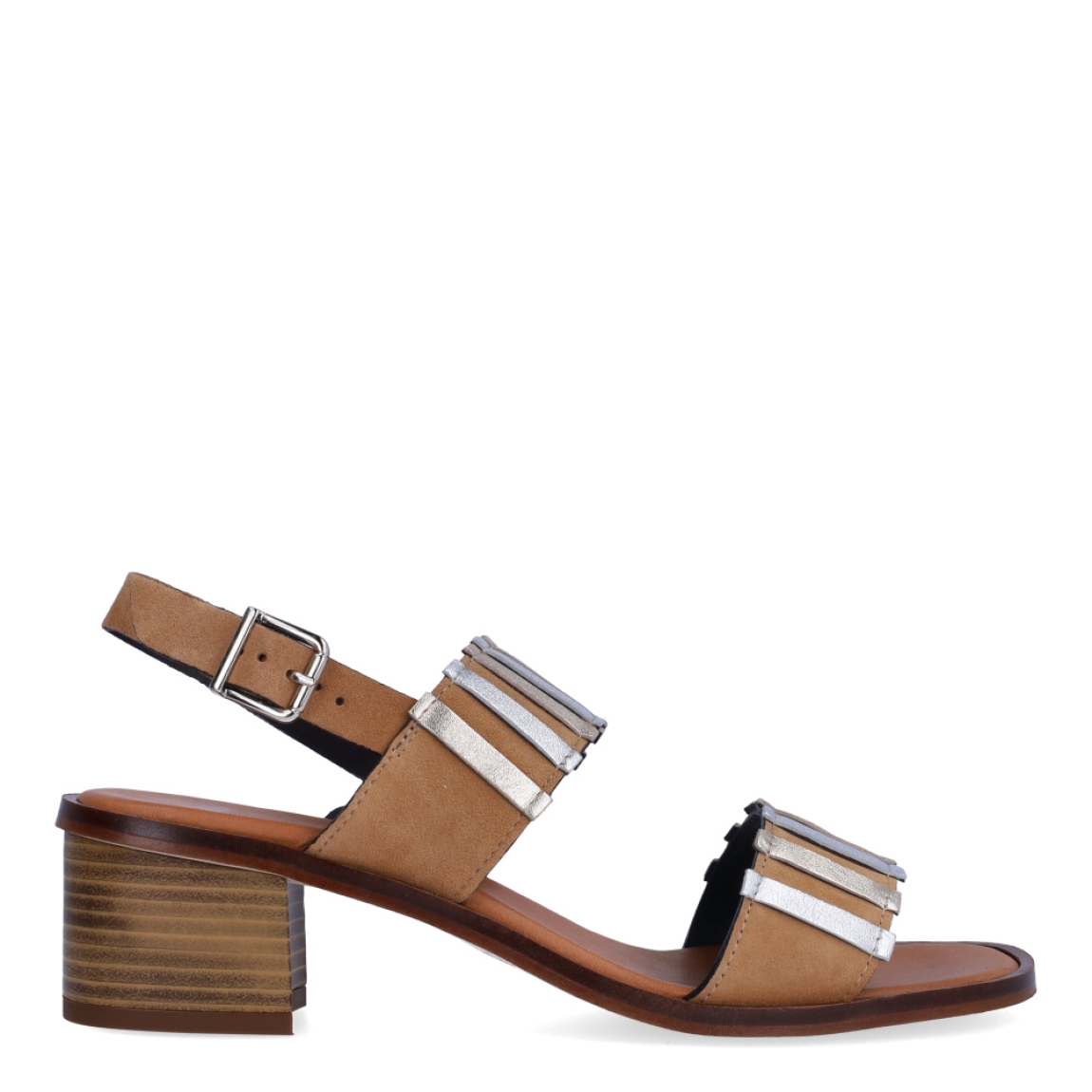 Sandalias de la marca Munné, modelo ROY. Sandalias en piel color cuero con tiras gruesas en pala con detalles de adornos plateados. Interior en piel color camel. Cierre con hebilla en tobillo y tacón de 5cm de altura. Estas sandalias Munné son ideales para crear looks con estilo y comodidad!