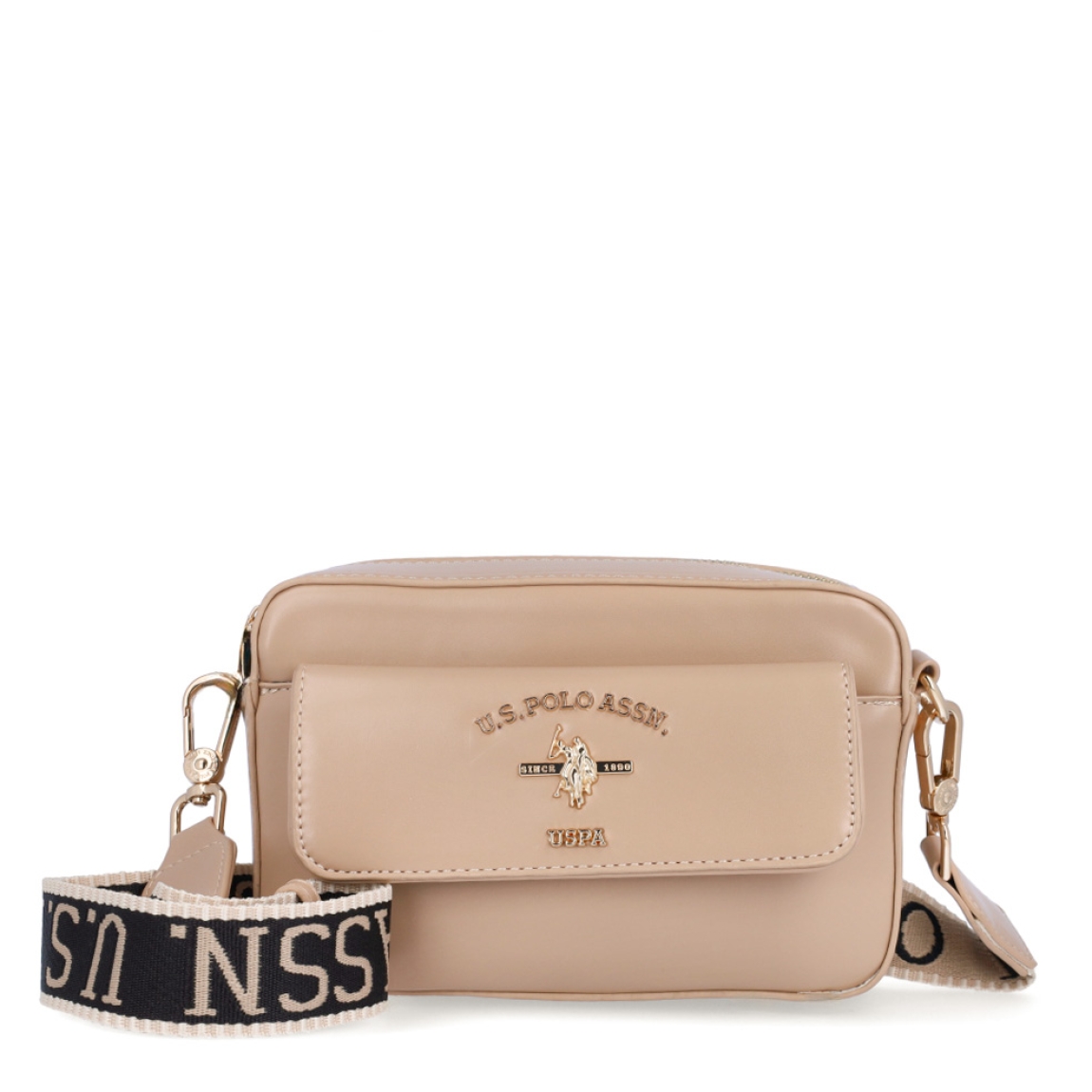 Bolso de la marca US POLO, modelo LOWER. Elaborado en piel color camel claro con logotipo y bolsillo en parte frontal. Interior en textil y con compartimentos. Cierre del bolso US POLO con cremallera y una asa bandolera con estampado de la marca. Medidas: alto 12cm y ancho 20cm. Este bolso US POLO LOWER es ideal para llevar a todos lados!